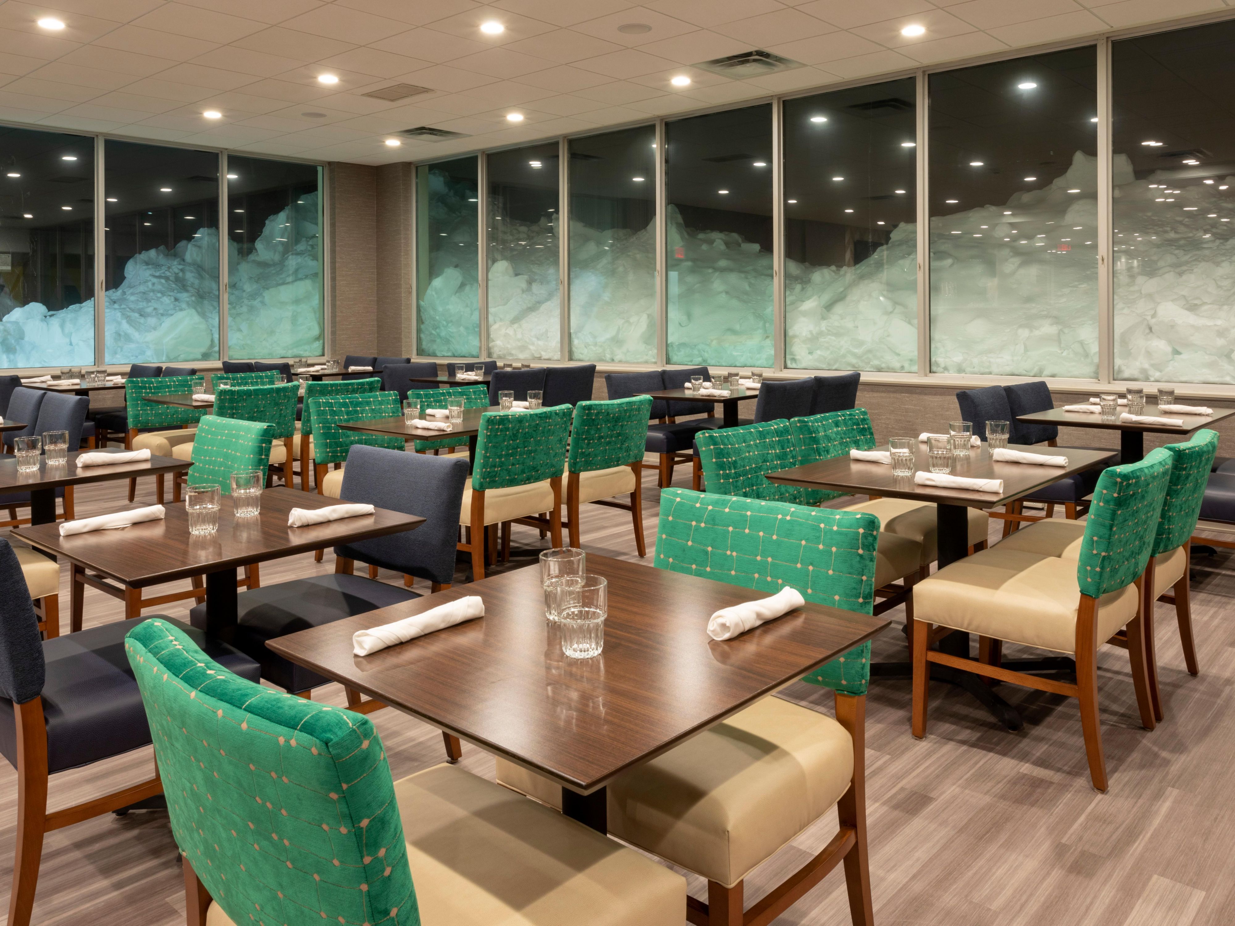 Head to My Place for American comfort food with a local spin. From hearty breakfasts to burgers, fish fry, and cocktails, meals are easy to enjoy here. With in-room dining and garden views, it’s a relaxed spot to start or end your day.