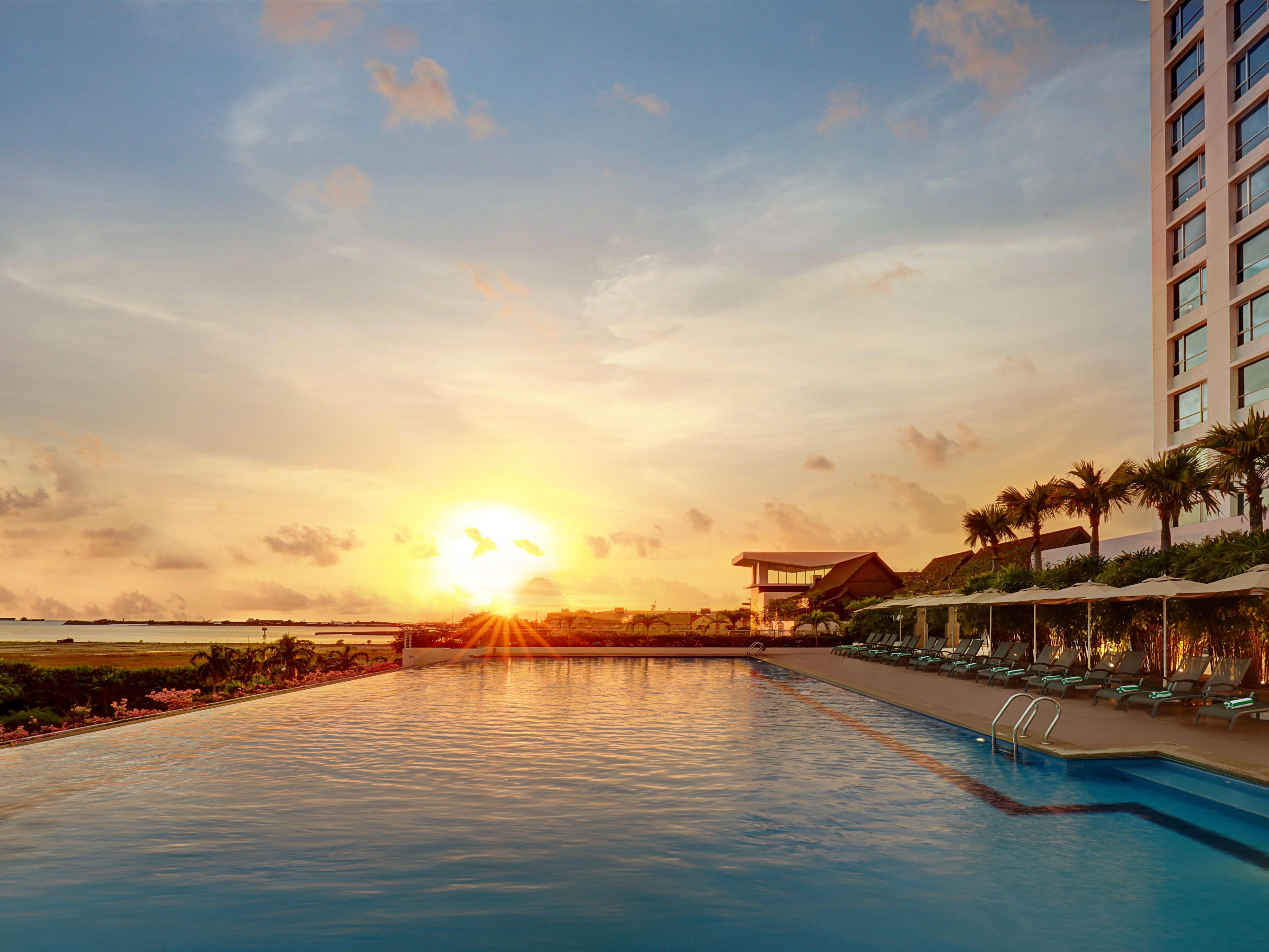 Dive into a sparkling outdoor pool with panoramic views of the Straits of Melaka, perfect for a revitalizing swim or a peaceful afternoon under the sun. Keep your routine going in the gym, offering a comfortable space to stretch, move, and stay in shape. Then, unwind in the sauna and steam room, ideal for relaxing and recharging.