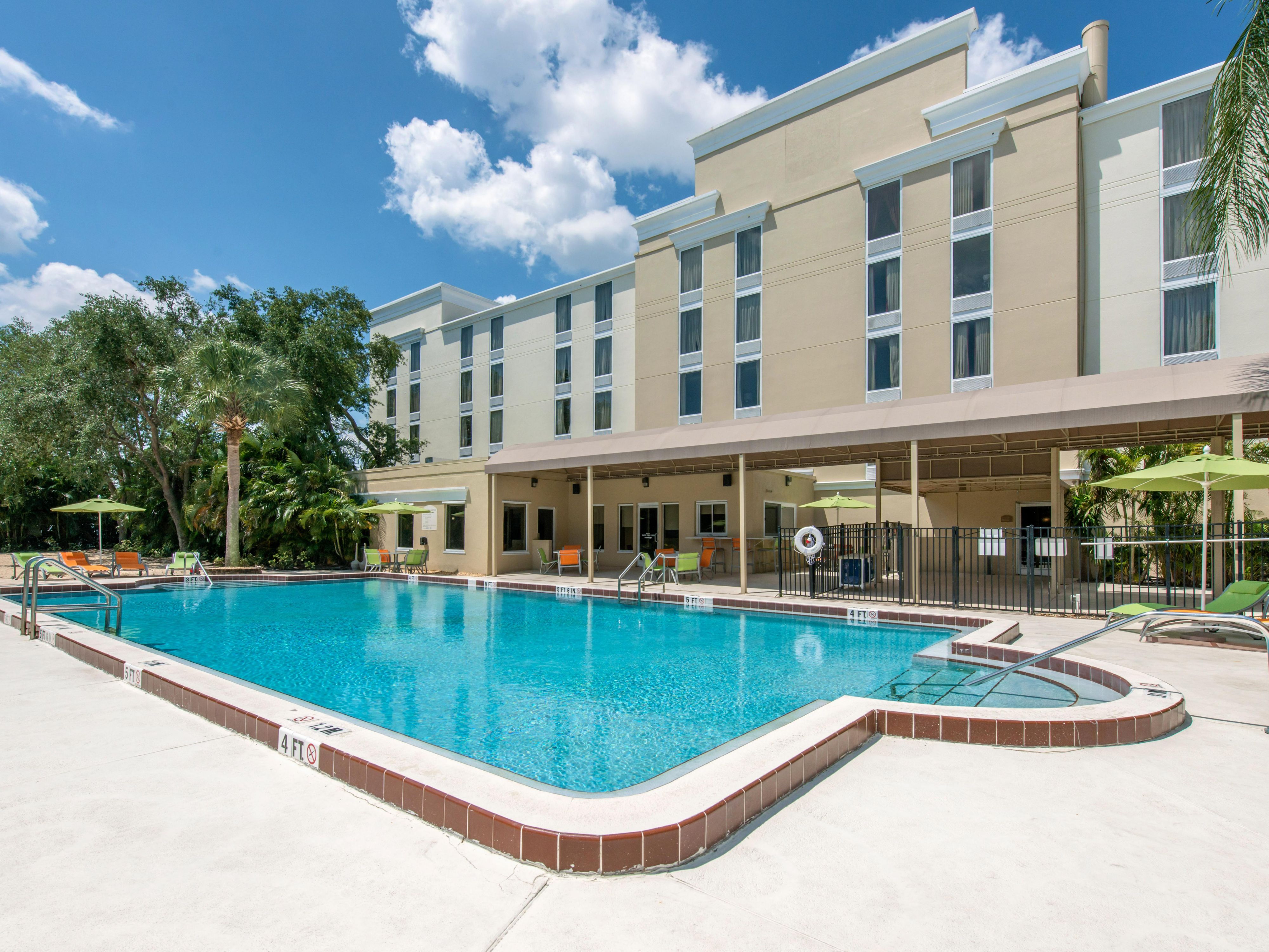 Take a break and enjoy a relaxing moment in one of our sunbeds.