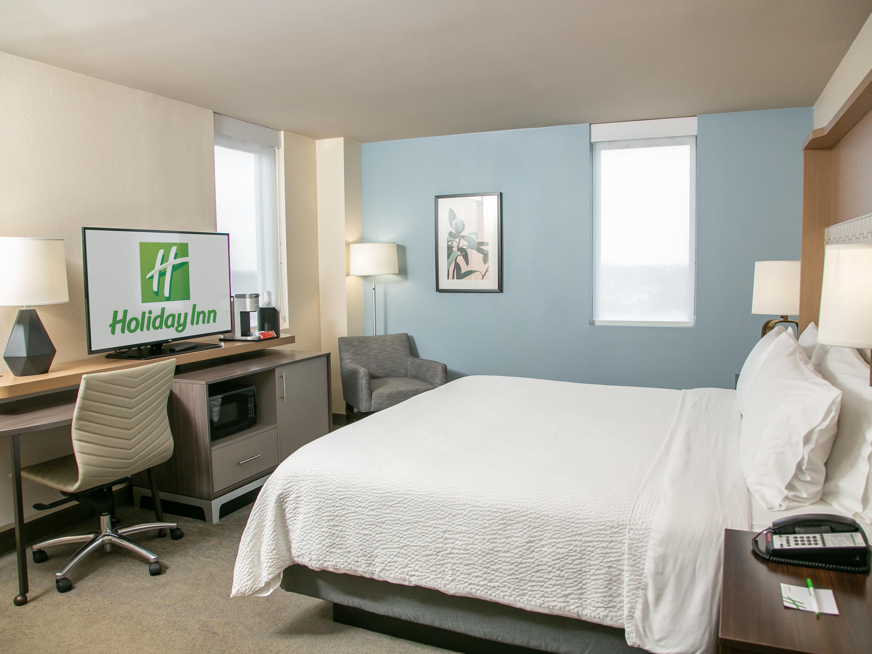 Indulge in a relaxing stay at our hotel, where we provide comfortable accommodations designed to be your quiet oasis. Each room is a tranquil haven, ensuring a peaceful and restful experience. Our goal is to offer a serene escape from the hustle and bustle, allowing you to recharge and feel refreshed.
