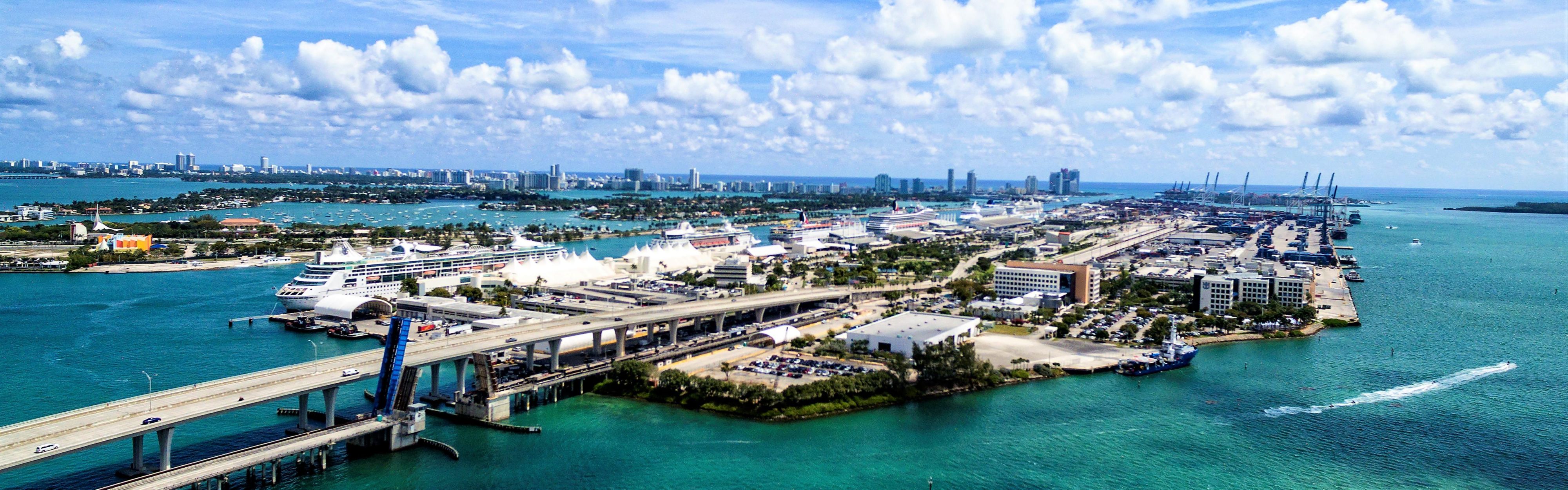 We offer nearly 50 Hotel Rooms with views of Miami’s Biscayne Bay.