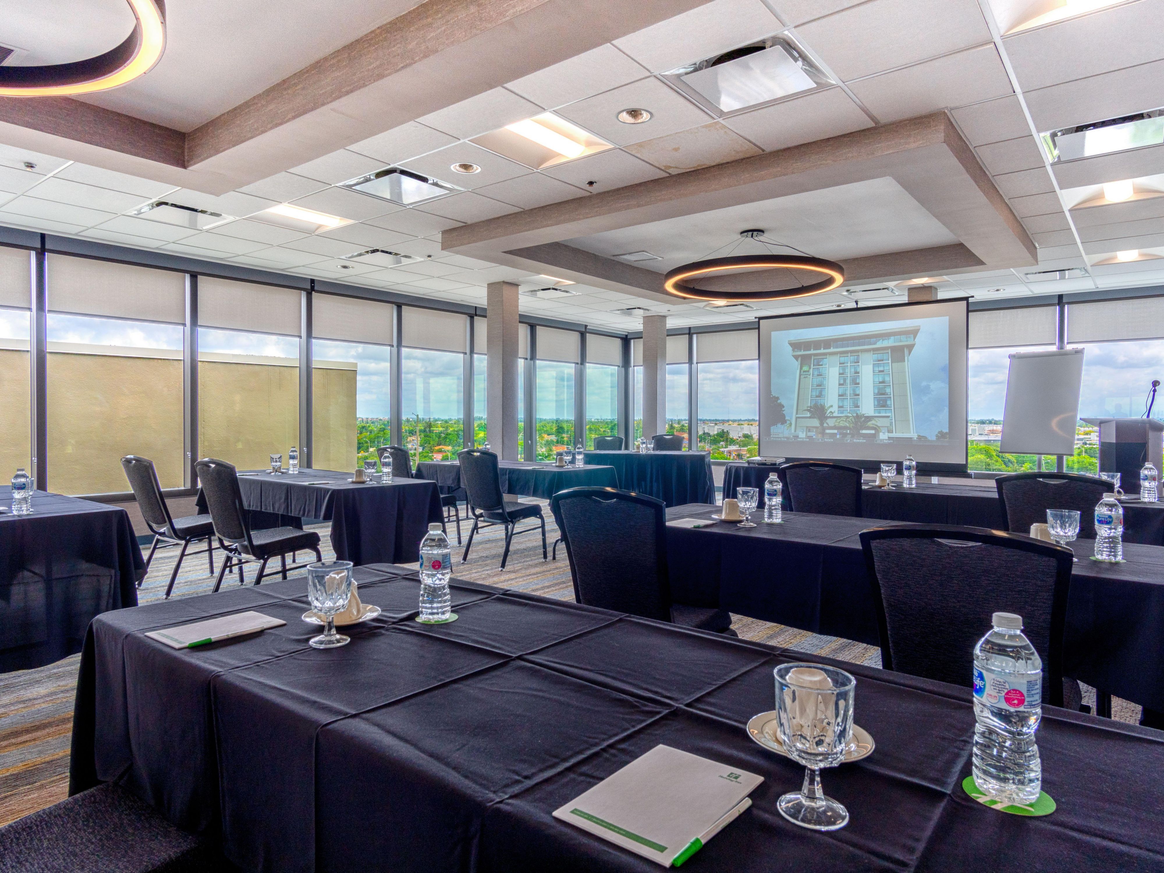 Whether you are a first-timer or an experienced organizer we make planning and booking your next meeting room easier than ever. Our staff will help plan each moment, so you can focus on using the meeting space for your best meeting yet. 