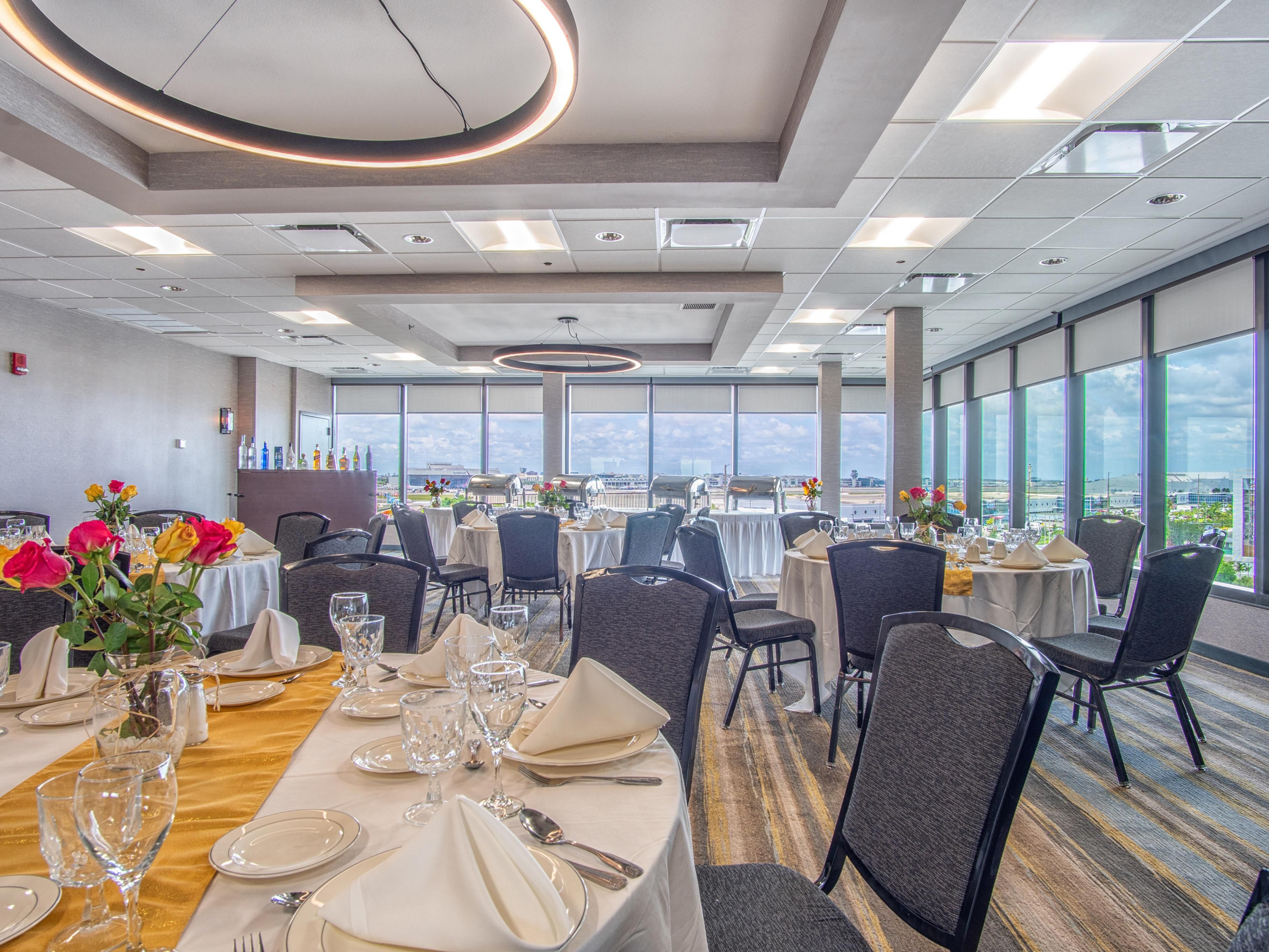We offer a fully updated ballroom that offers an amazing view for your special event. Our sales and catering teams are here for you to create your special event and make it a memorable affair. Call today for special rates.