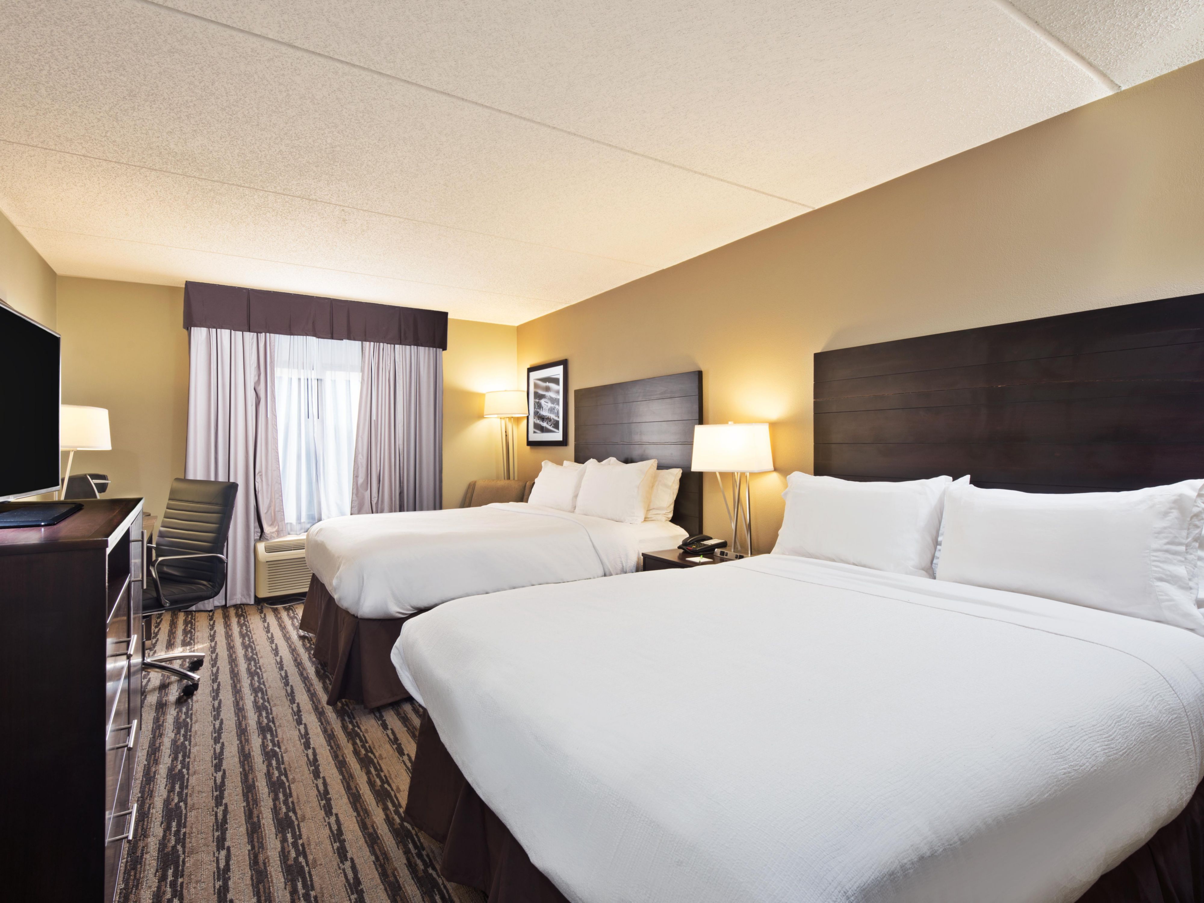 Very comfortable and soothing Queen Beds that require you to rest