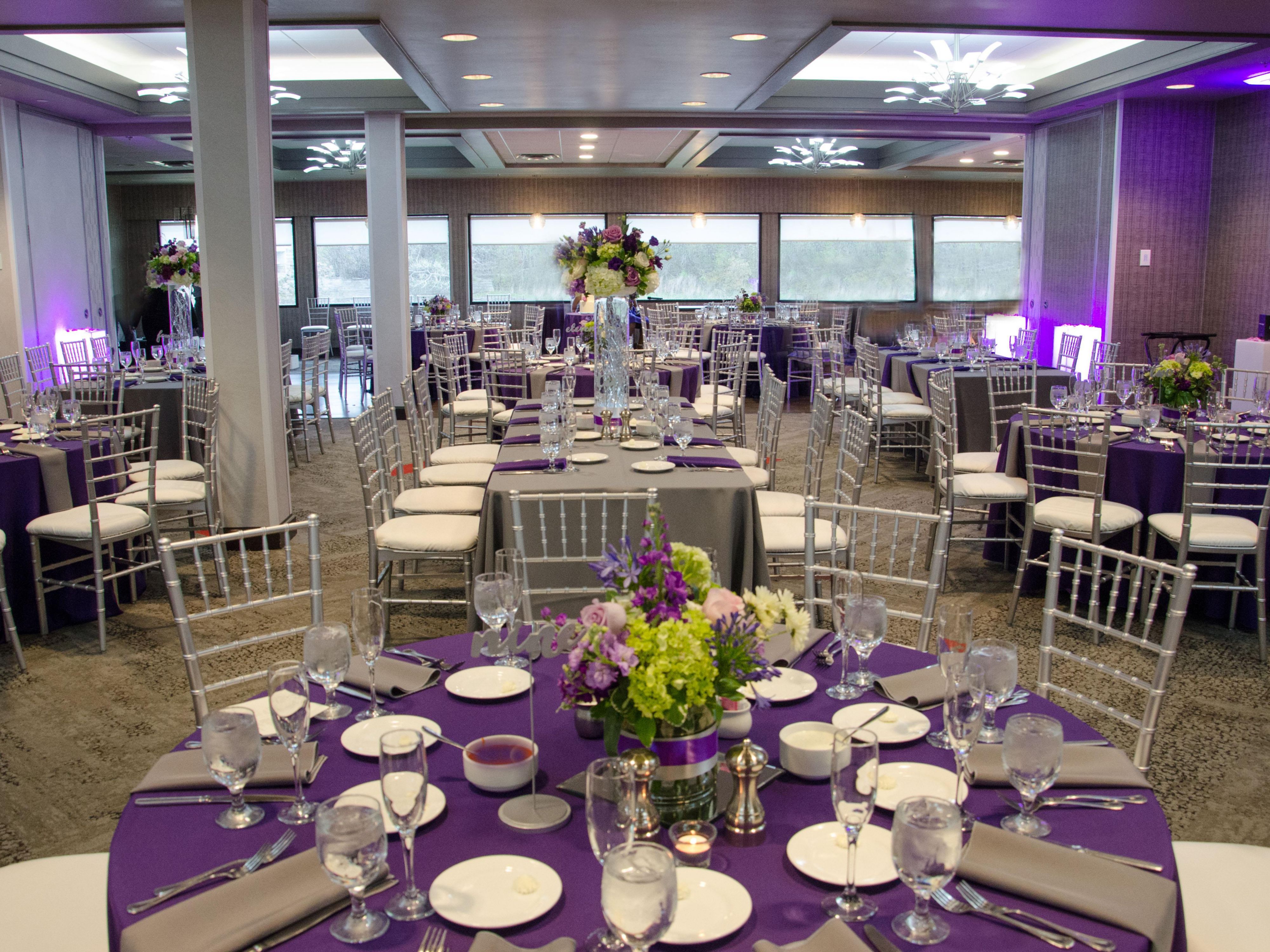 Located along the shores of the Milwaukee River, the Holiday Inn Milwaukee Riverfront offers a variety of indoor and outdoor sites for intimate weddings or large, traditional ceremonies. Our seasoned professionals will assist in planning everything from customized menus to group reservations. Let our team help plan your big day!