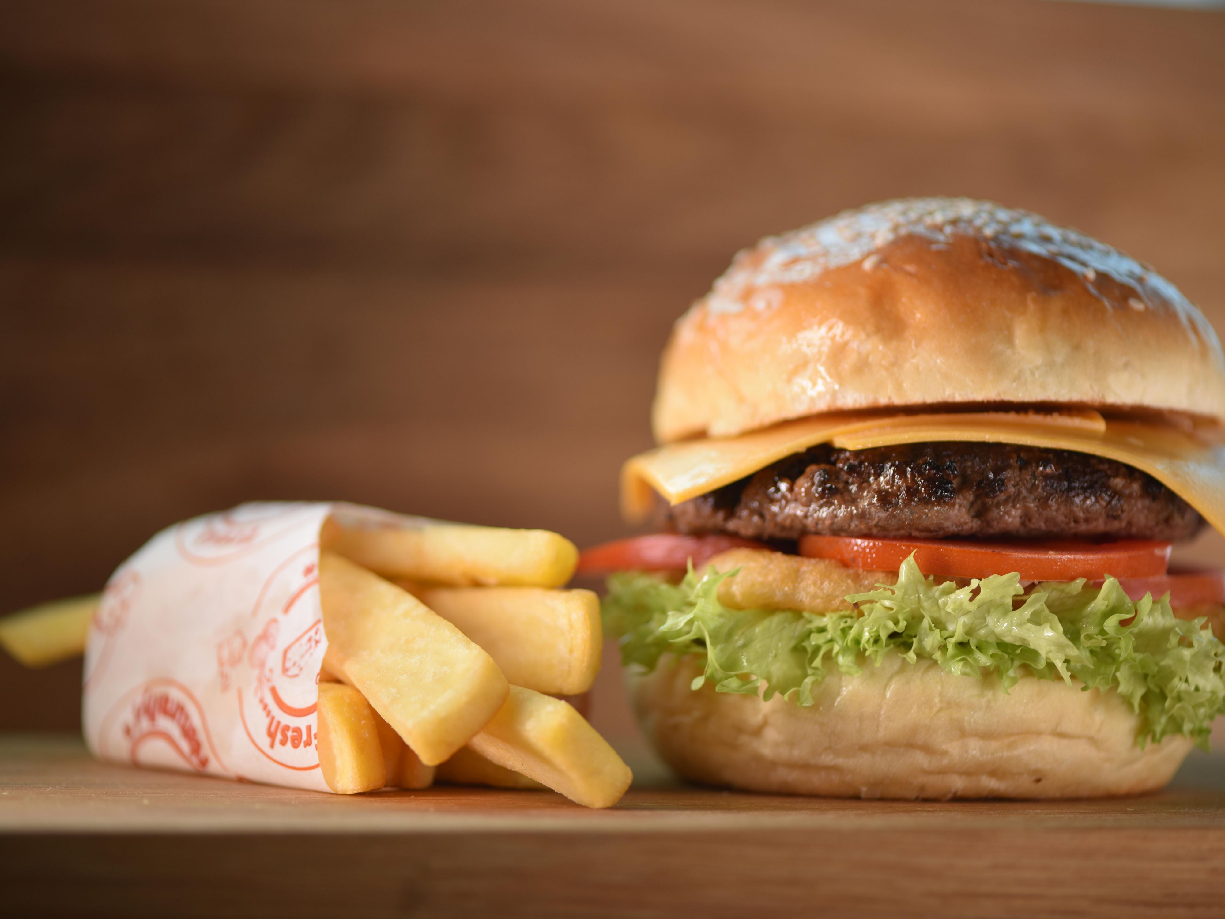 Elevate your lunchtime experience with our exquisite Business Lunch at Omede Lounge. From 9AM to 3PM, immerse yourself in a culinary journey with our Business Lunch offering, featuring a delectable 3 course set menu. Indulge in a variety of enticing dishes while enjoying the perfect accompaniment of one glass of our finest House Grapes.