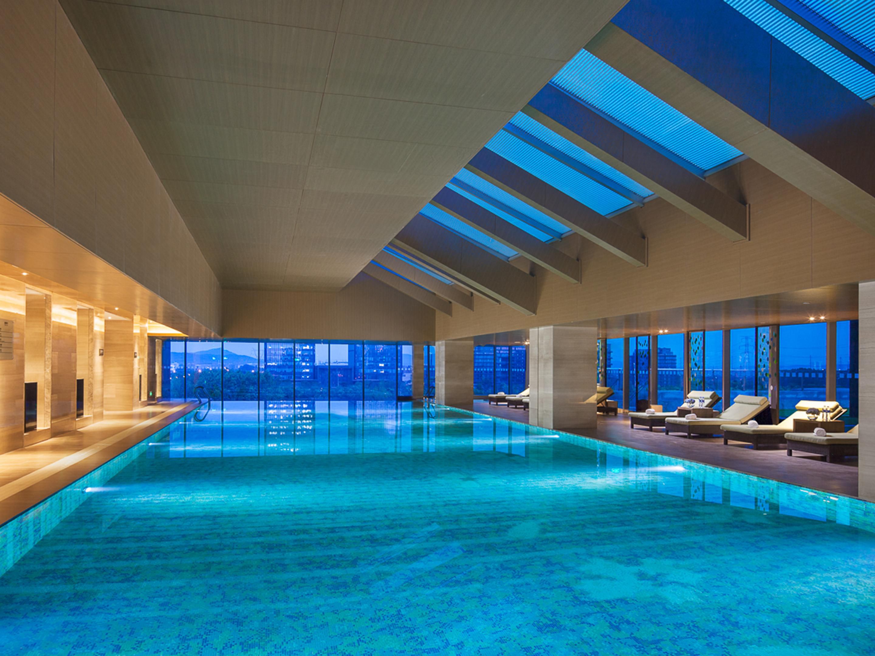 Health center are located in 6th floor and manage by third party. Its amenities include gymnasium with the LifeFitness® equipment, a 25-meter heated indoor swimming pool.
Operation Time: Swimming Pool 8:00-22:00，Gym 7:00-23:00
For details:（025）84908888