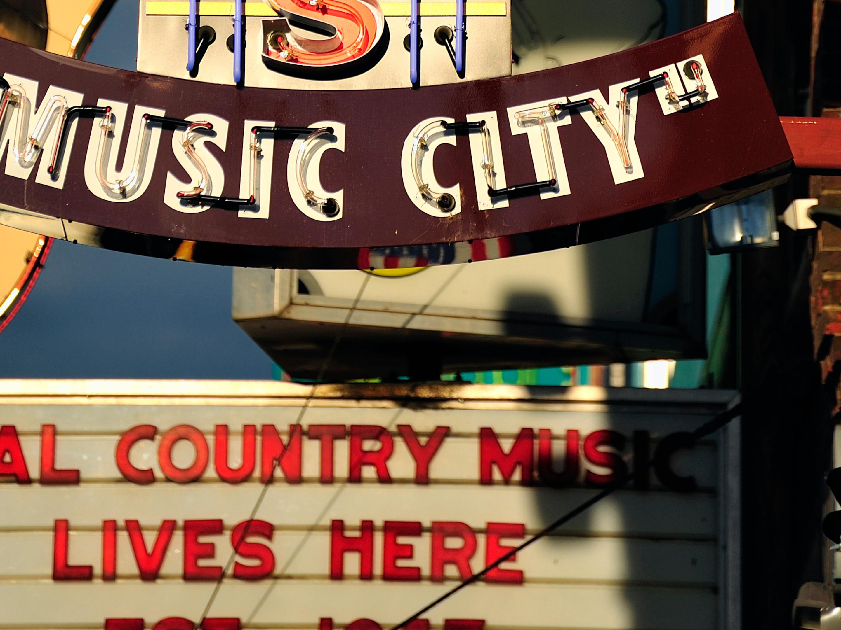 Catch the excitement of the Liberty Mutual Music City Bowl on December 30, 2025, at Nissan Stadium, featuring a matchup between the SEC and Big Ten conferences! This 4:30 PM CT game is the perfect way to kick off your New Year's Eve celebration in Nashville, and it's all close to the Holiday Inn Nashville Airport.