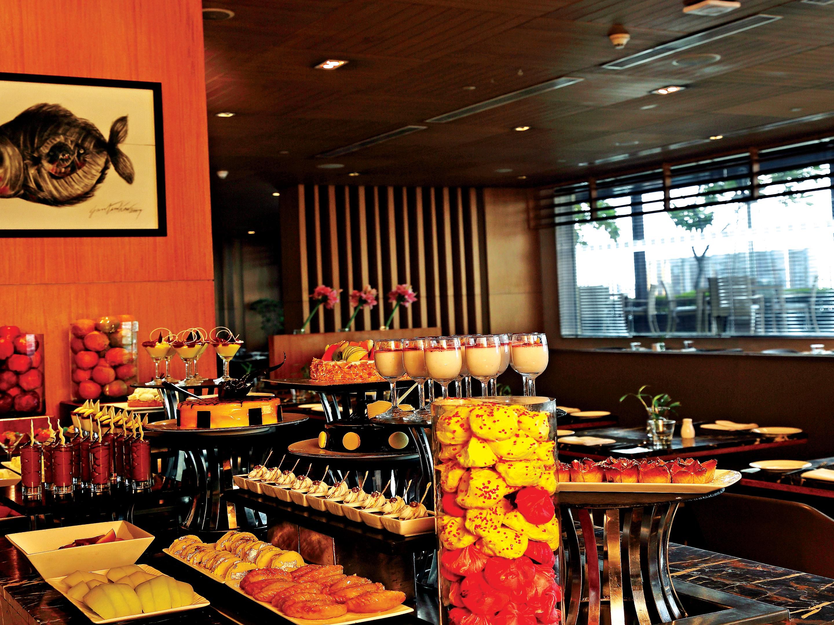 The hotel’s 5,000 ft² conference and events space accommodates up to 550 people and is ideal for corporate meetings, business events, conferences, social gatherings and private receptions. Pre-function area with separate entrance provides a unique experience to the guests.