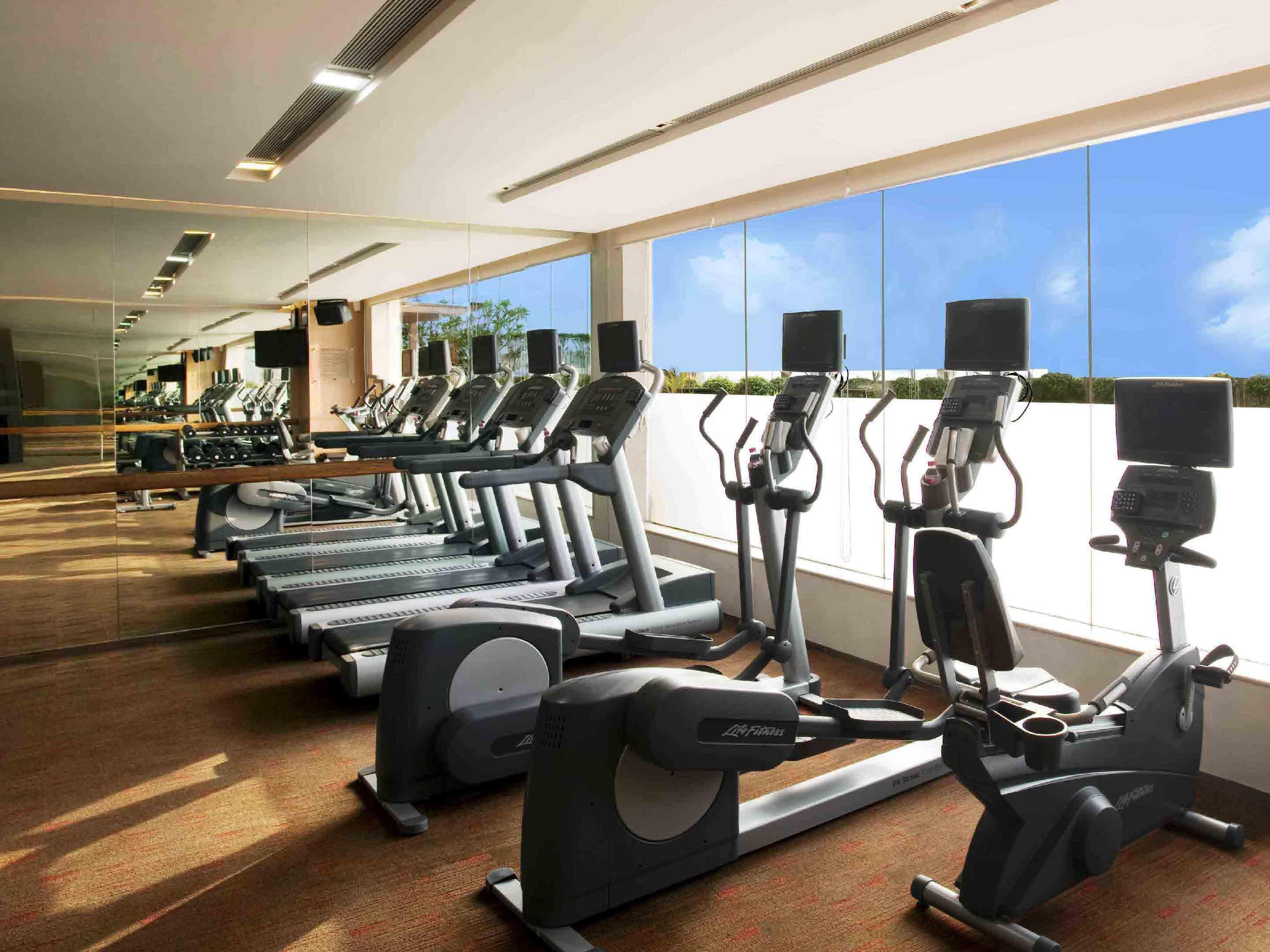 With state-of-the-art amenities, our modernly equipped gymnasium helps the discerning traveler to stay fit while on the go. Our personalized training sessions by professionals will help you to relax and revive.