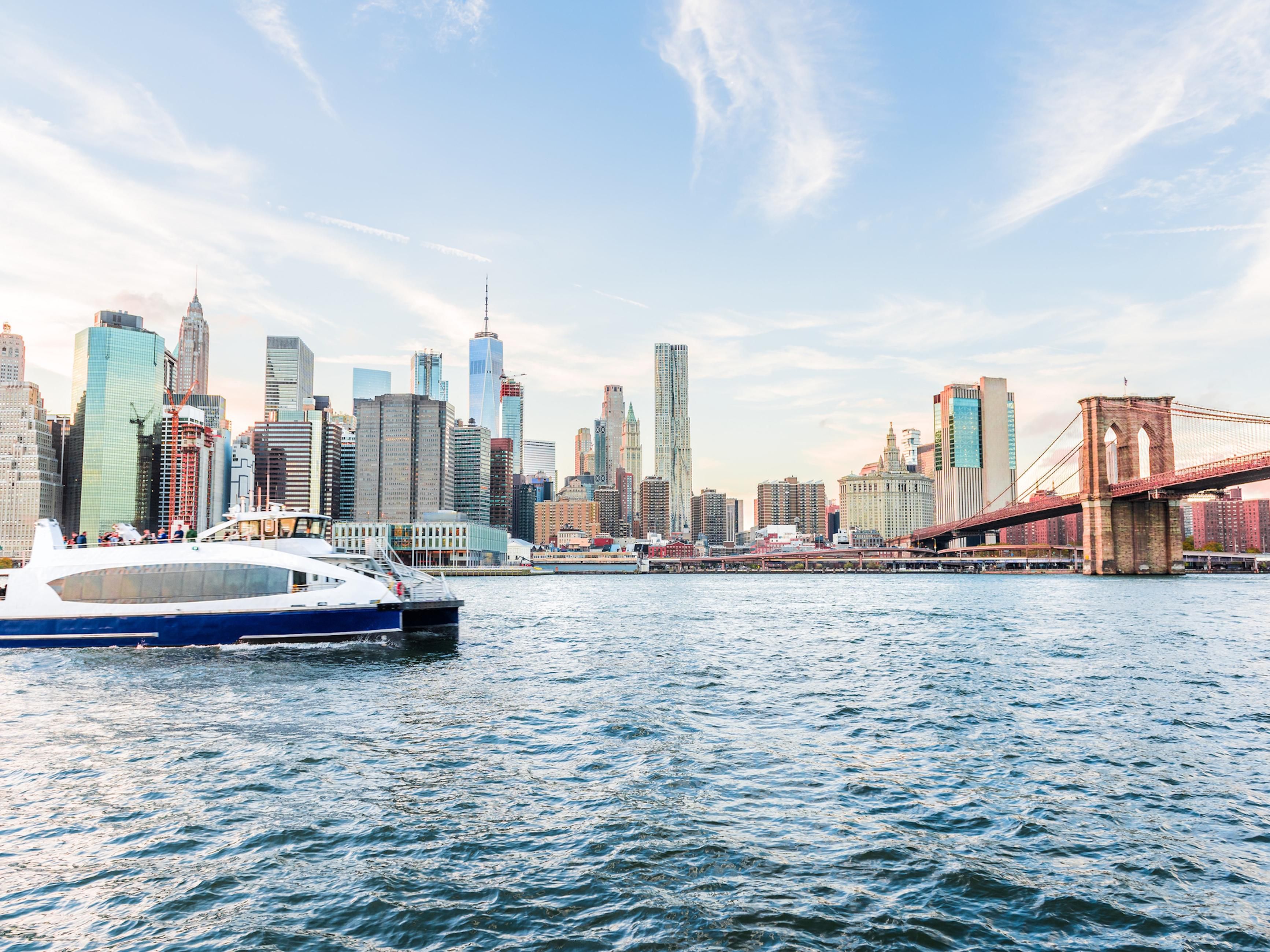 With boarding just steps away at Pier 15, City Cruises offers the perfect combination of delicious dining and relaxing sightseeing water cruises with climate-controlled interiors and open-air decks, allowing for a comfortable dining experience and breathtaking views of the skyline’s sights all year long. 