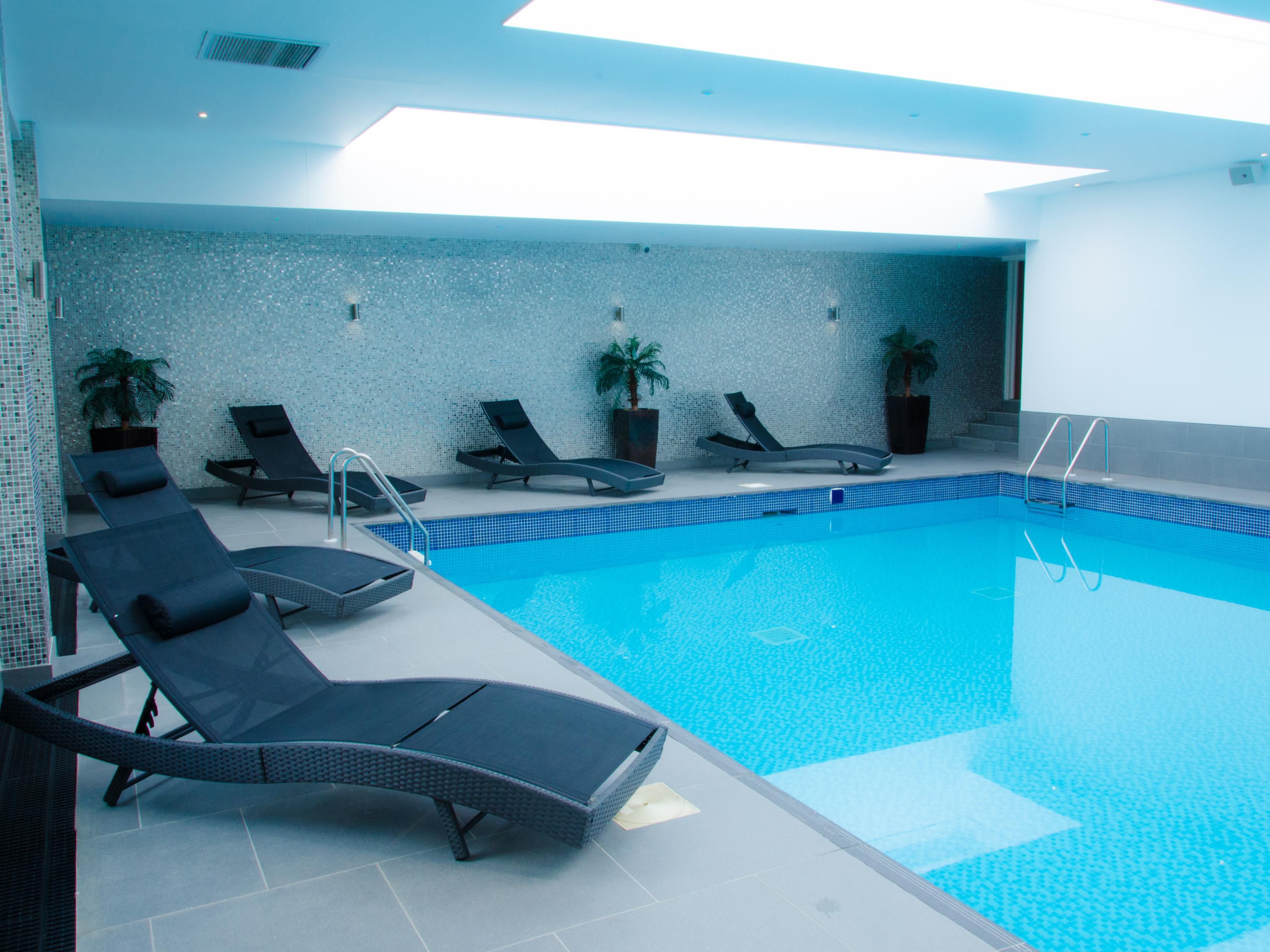 Relax in our 15-metre heated swimming pool, enjoy a work-out in our gym, or take advantage of the steam room, sauna, and spa bath. Guests can enjoy complimentary use of our leisure club when staying in the hotel. 