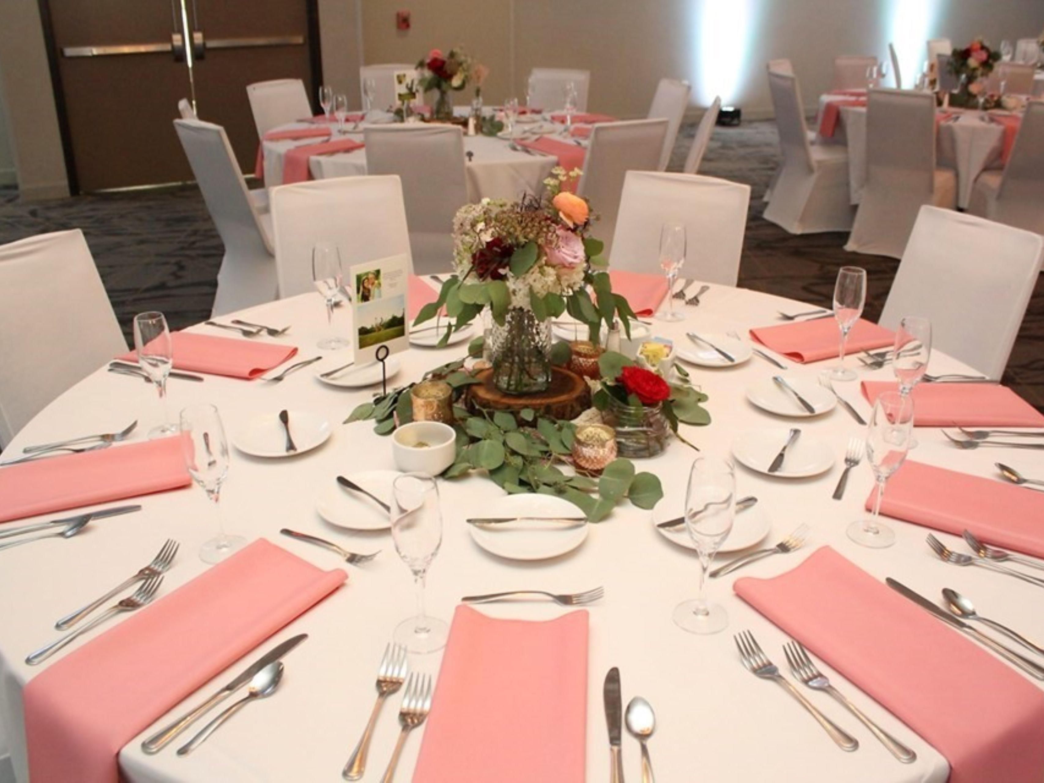 Say 'I do' in our elegant Hickory Room or host a lavish reception in the White Oak Ballroom, accommodating up to 400 guests. Our professional team specializes in creating memorable weddings with exquisite detail and personalized service.

