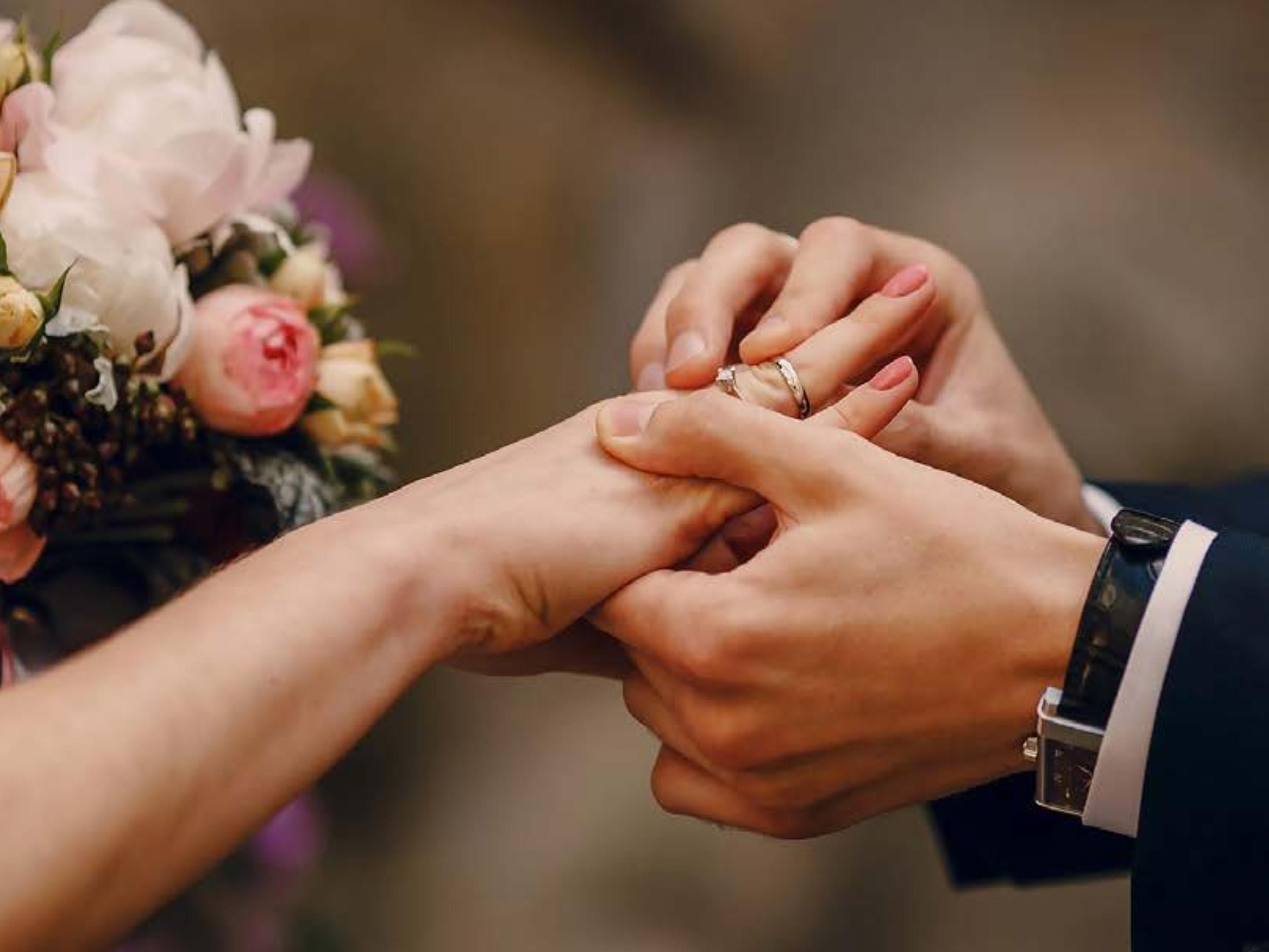 Located near Nottingham’s scenic canal, Holiday Inn Nottingham offers flexible event suites for up to 80 guests, including the stylish new Marina Suite. Perfect for weddings, parties, and special occasions, the venue combines comfort, elegance, and modern amenities—plus on-site accommodation to make your big day truly unforgettable.