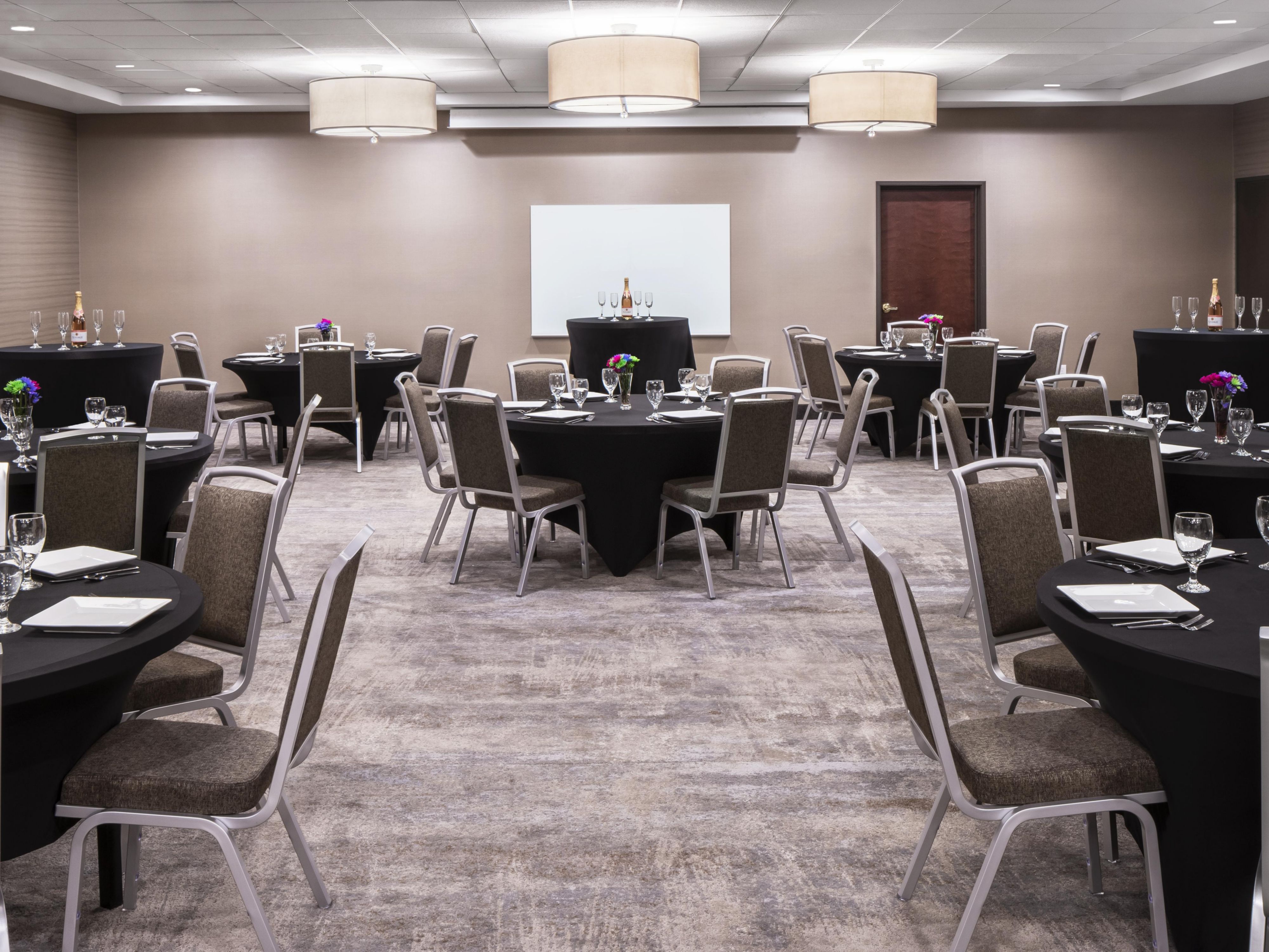 Celebrate at Holiday Inn Odessa with exceptional group discounts tailored for your special occasions, including reunions, quinceañeras, and the thrilling Super Car Show. Our venue provides a perfect setting with modern amenities and dedicated service to ensure your event is memorable. Enjoy competitive pricing that caters to your group.