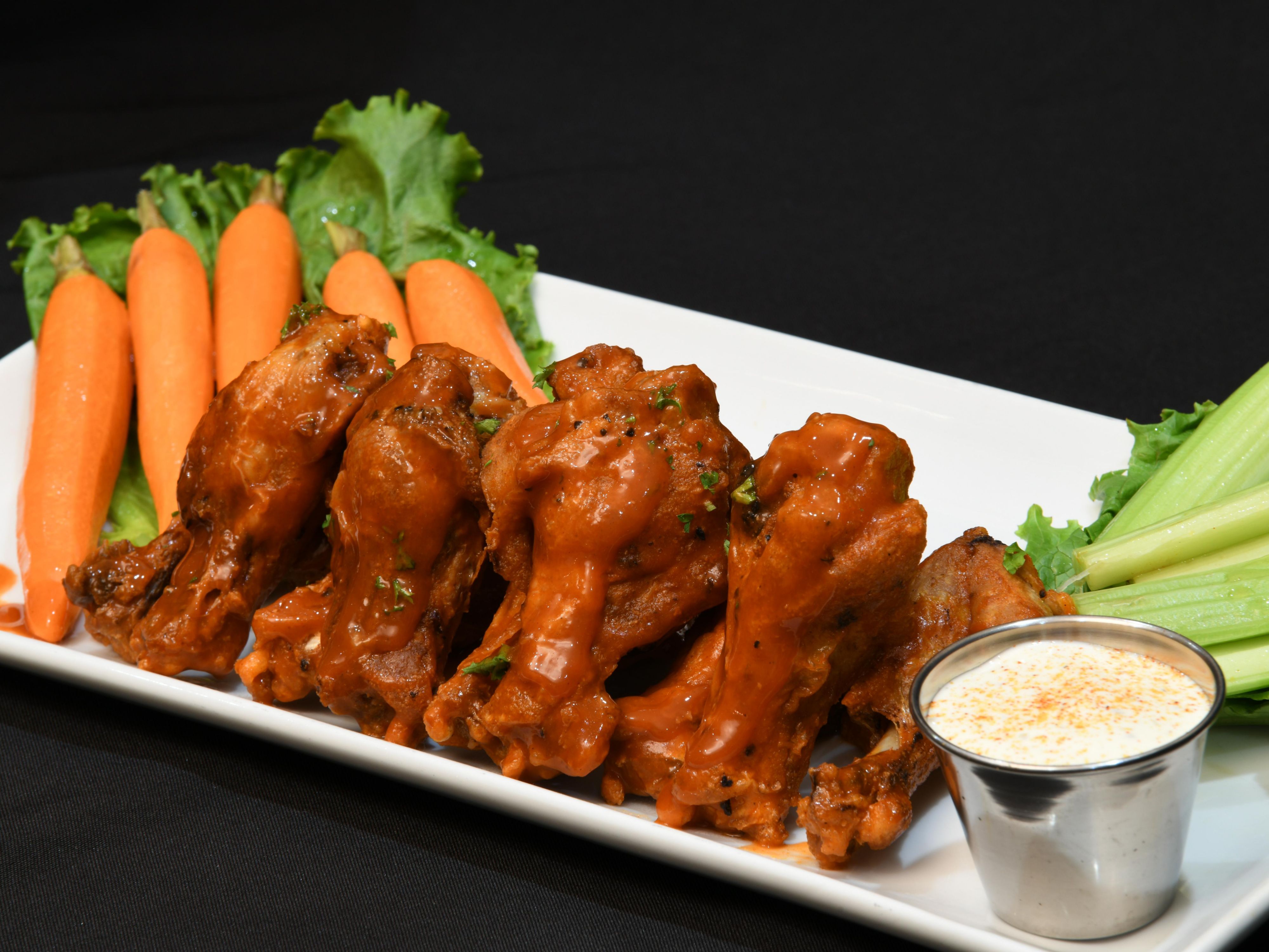 Enjoy breakfast, dinner, and an inviting atmosphere at River Cafe. Indulge with wine, beer, and craft cocktails in the evenings. Our on site dining options near Meridian make it easy to satisfy your appetite during your stay at Holiday Inn Oklahoma City Airport. Children ages 11 and under eat free (up to four children per group).