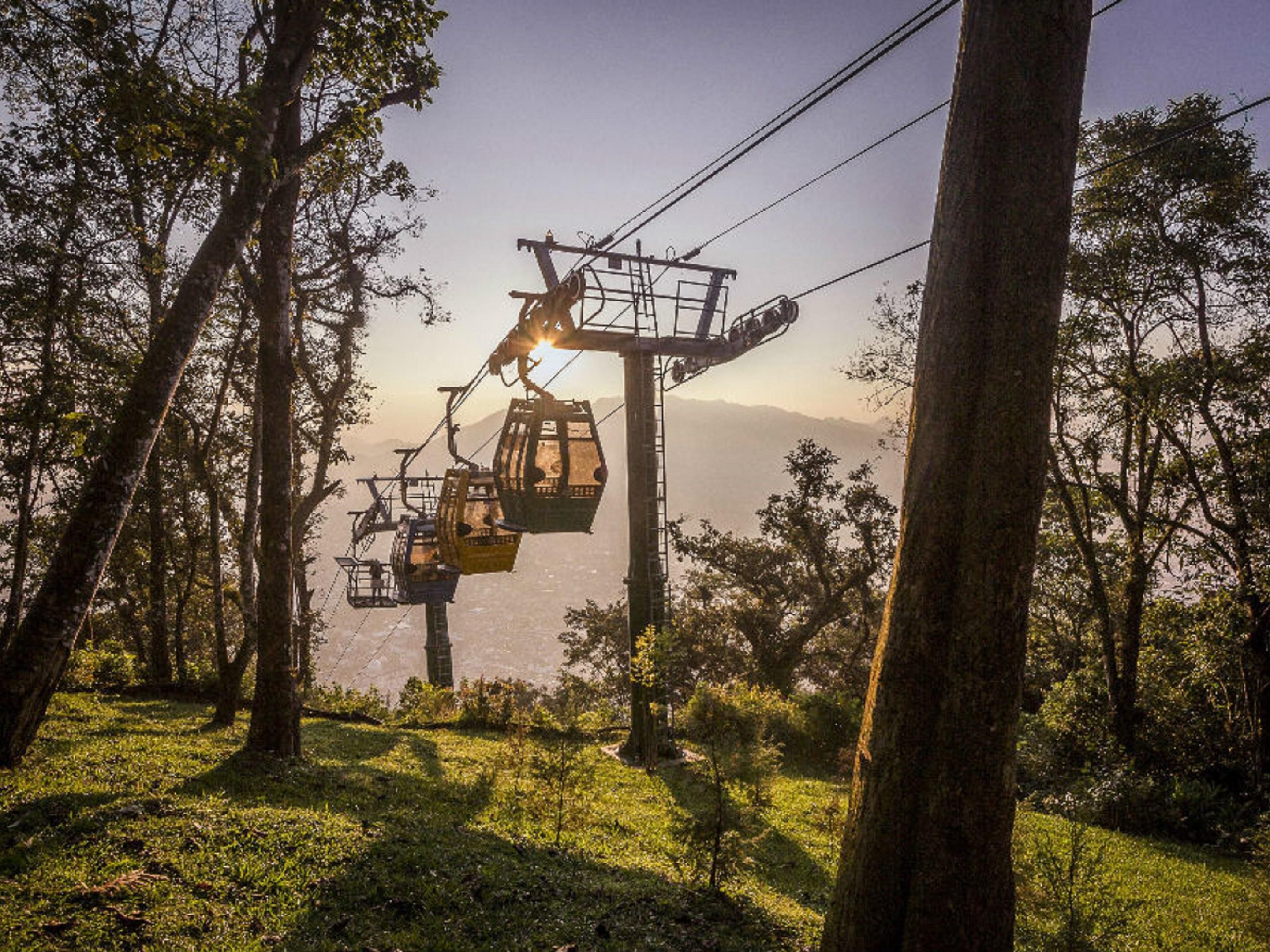 Unique attraction in the state of Veracruz is the cable car, the fourth-longest and second-highest in Mexico. The cable car takes visitors to the Cerro del Borrego Ecopark where you can also enjoy the “Crystal Watchtower,” a panoramic viewpoint offering beautiful views of Pico de Orizaba from a height of 312 meters. Don't miss out! Stay with us!