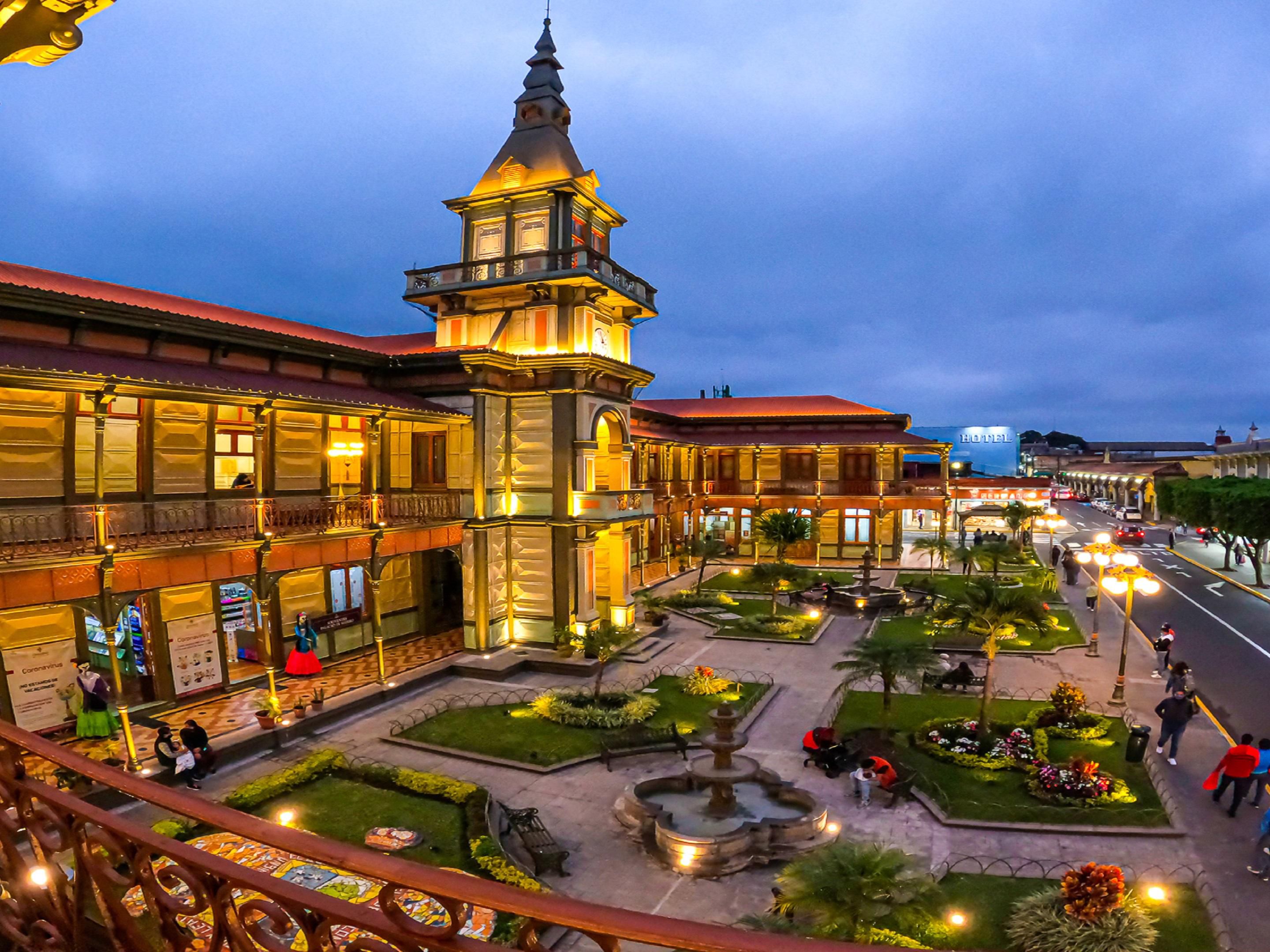 Designed by Gustave Eiffel and inaugurated in 1894, this palace, whose fully collapsible structure is an unparalleled icon in Mexico. Inside this building, you'll find four museums: the Soccer Museum, the Beer Museum, the Orizaba Roots Museum, and the Interactive Museum. Come and see us!