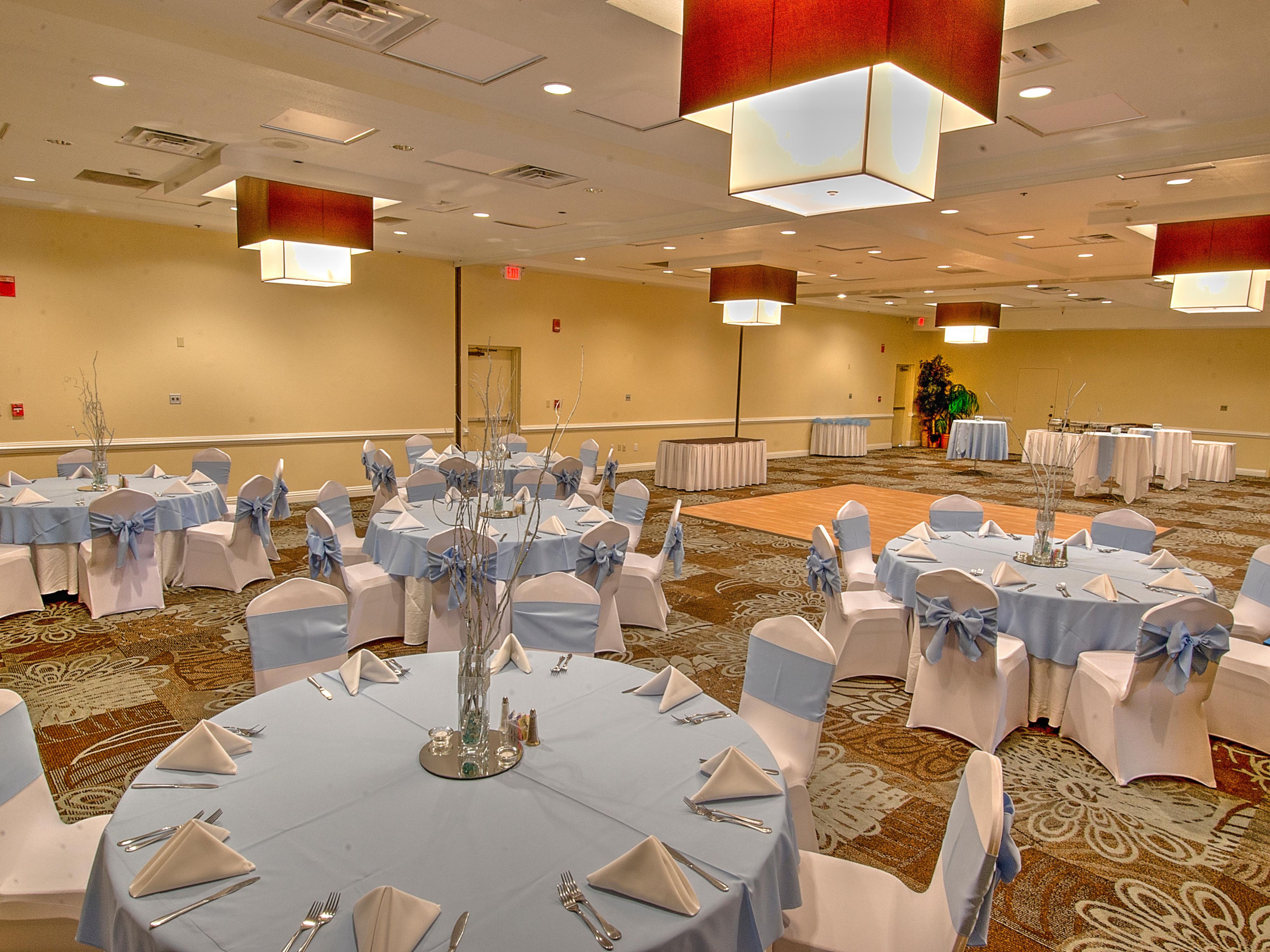 Our beautiful and spacious banquet area provides the perfect setting for any special event. With stylish decor, customizable layouts, and modern amenities, our space is designed to host everything from weddings and receptions to corporate gatherings and celebrations. Let us make your Orlando event unforgettable!
