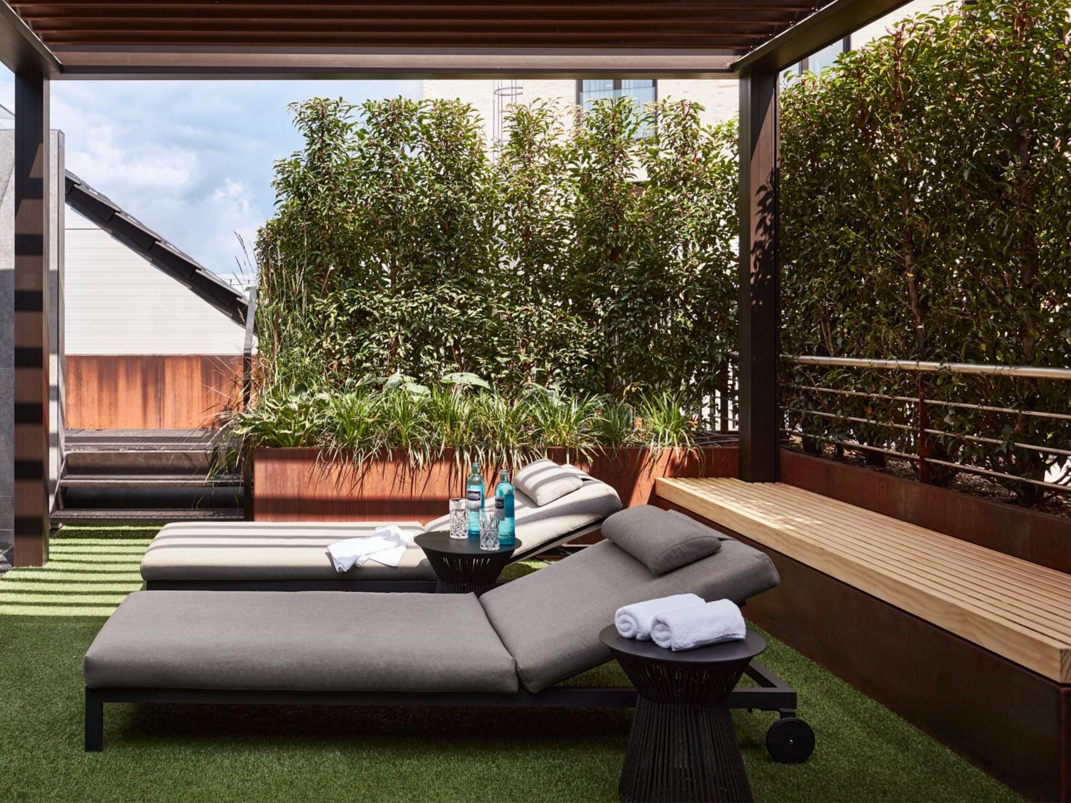 Enjoy our little SPA area with sauna and whirlpool for your well-being.