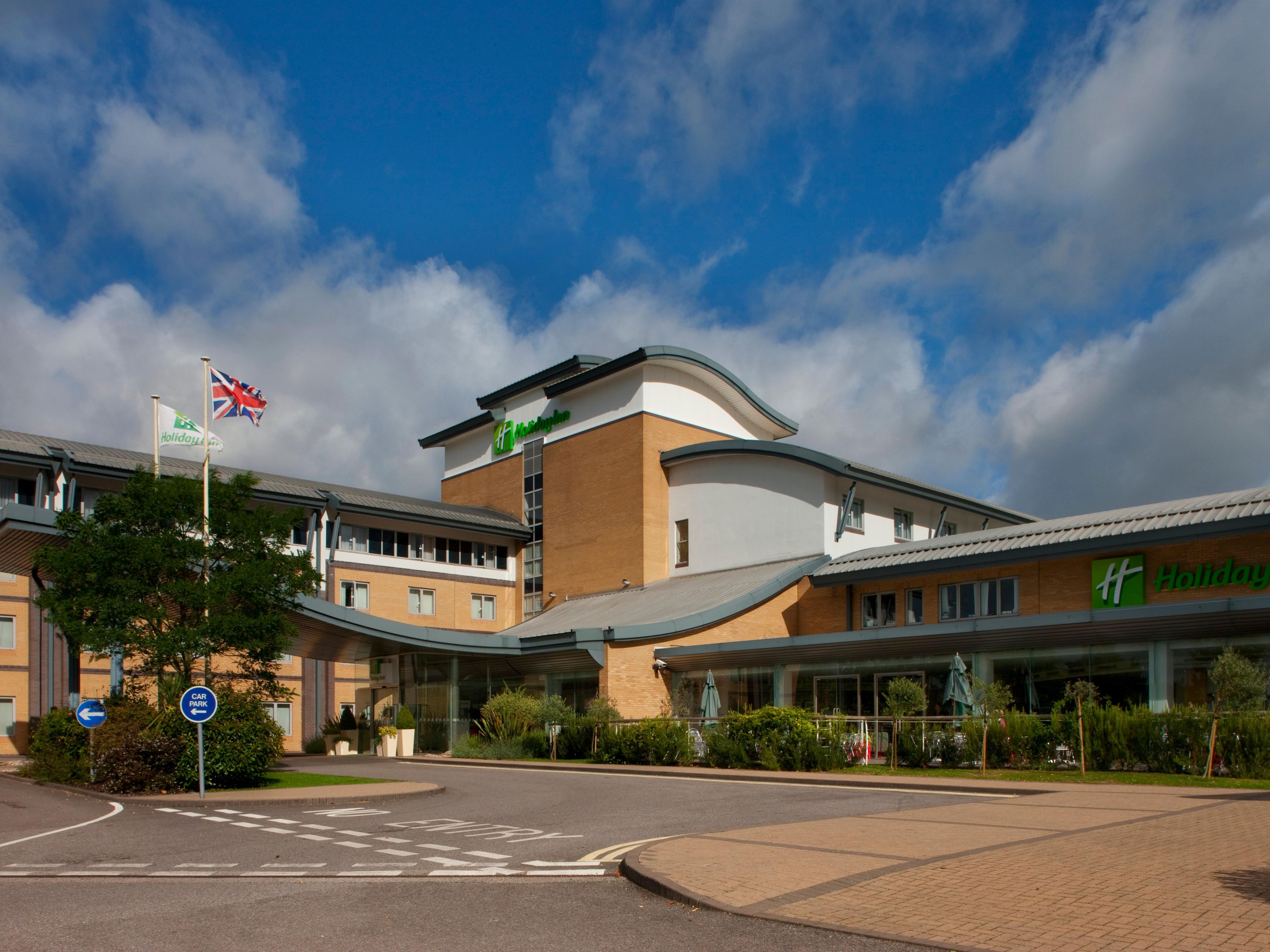 Welcome to Holiday Inn Oxford Hotel Exterior
