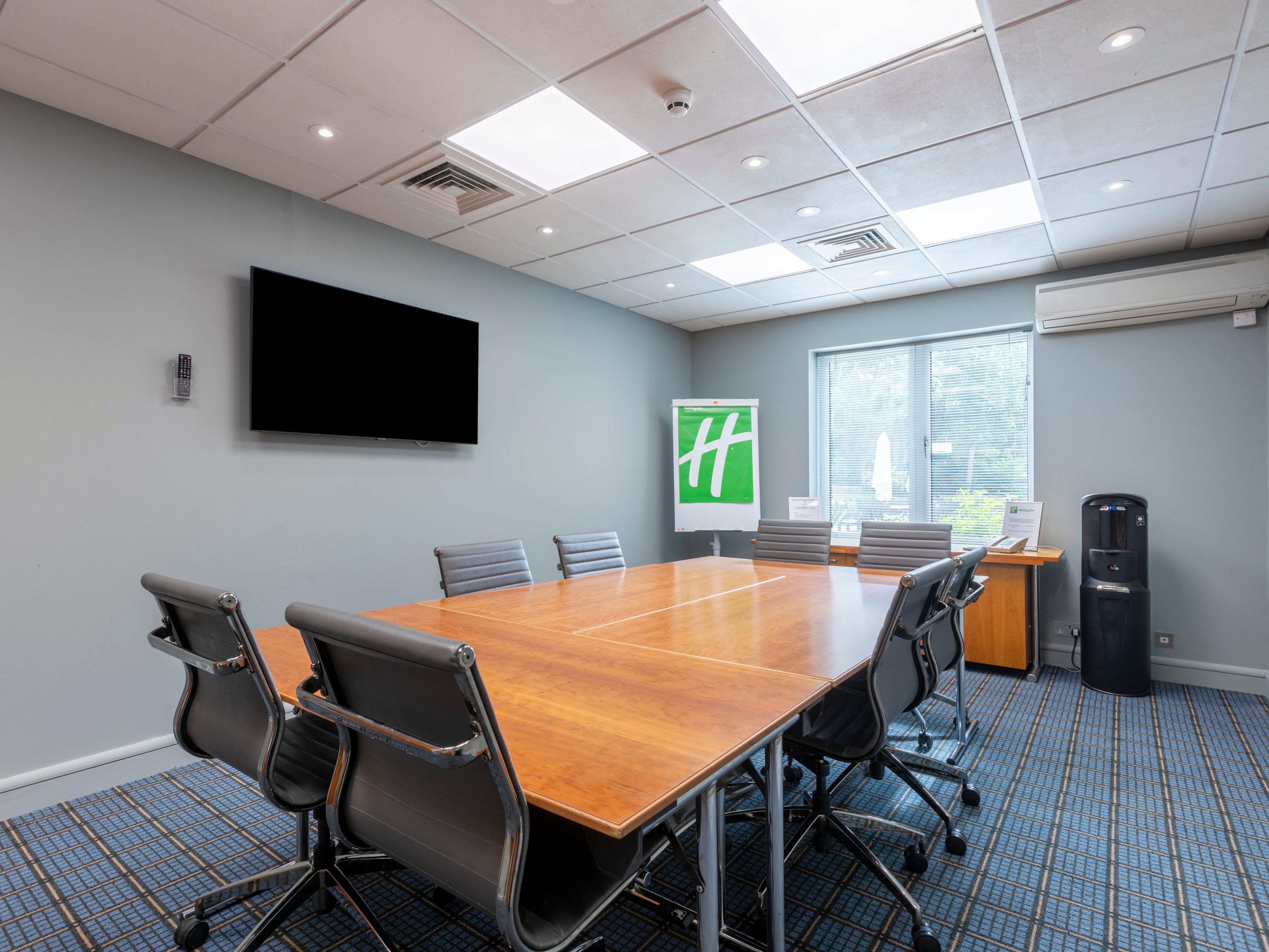 Host a conference, business meeting, or social event in our expansive Academy Conference Centre. With 11 flexible meeting rooms, audiovisual equipment, catering, and the capacity to host 160 guests, you'll have everything you need for a successful event in Oxford.