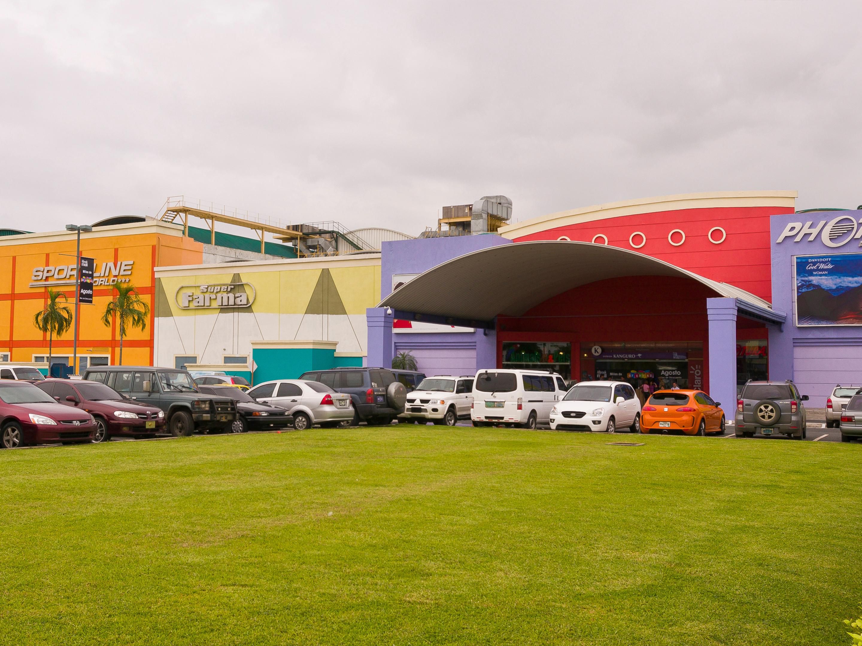 The hotel has complimentary shuttle service to the Panama Canal and Albrook Shopping Mall available at 10:30am and 6:00 pm.