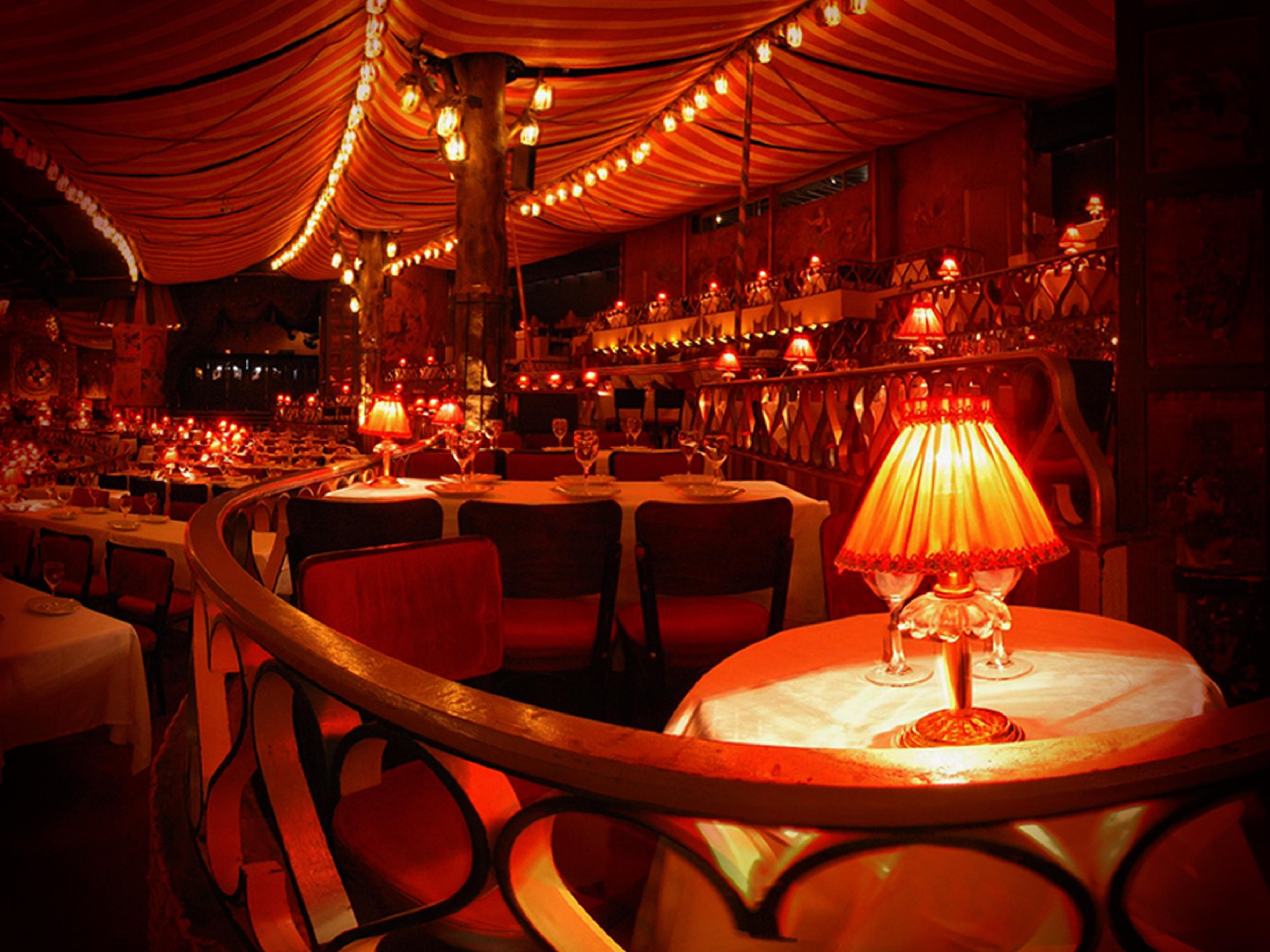 Do you know we are at walking distance from the famous cabaret "Le Bal du Moulin Rouge"? Come and stay with us and ask us to book a table in the most Parisian Cabaret. 