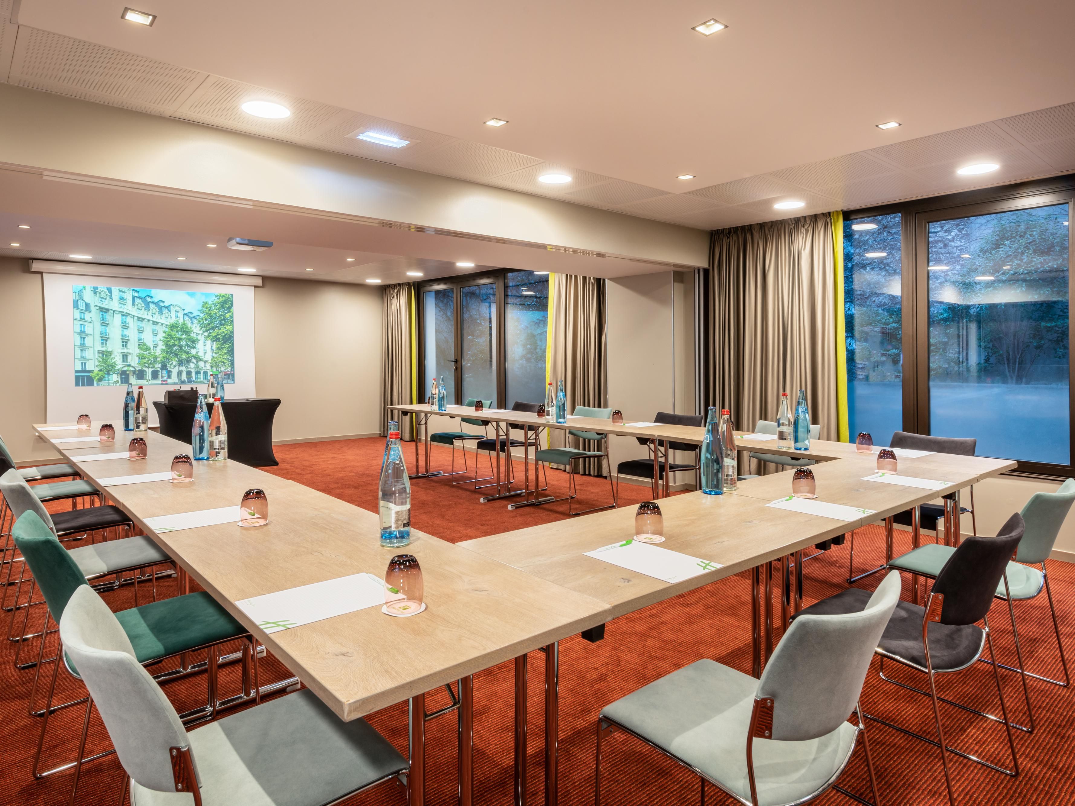 Host business meetings, conferences, workshops, social events, and weddings in seven modern spaces with natural light and stylish décor. Whether planning a board meeting, a company learning event, a reception, or party, we offer flexible venues with audiovisual equipment, Wi-Fi, and catering services, just an easy train ride from the airport.​