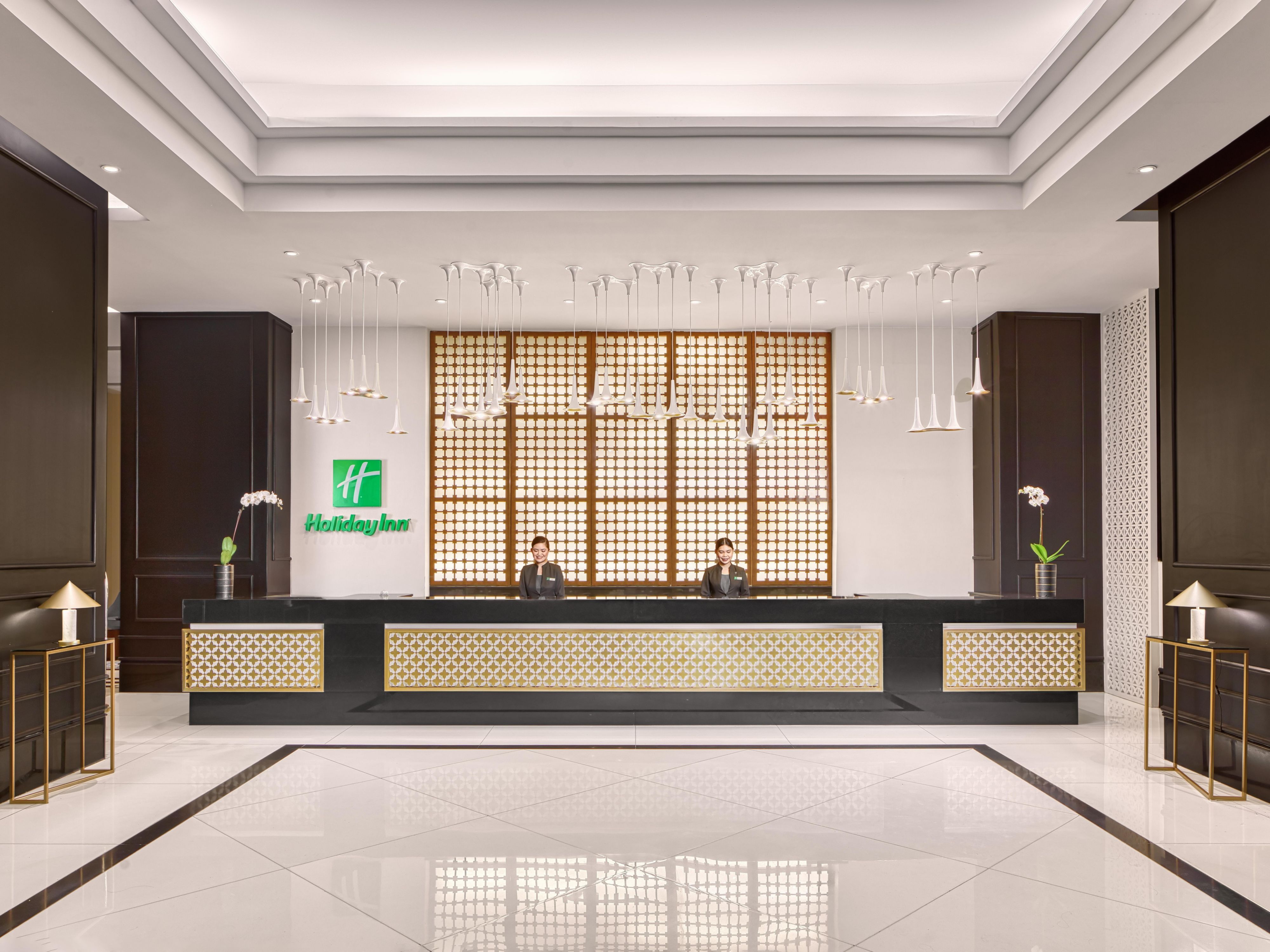 Every welcome starts at our hotel front desk