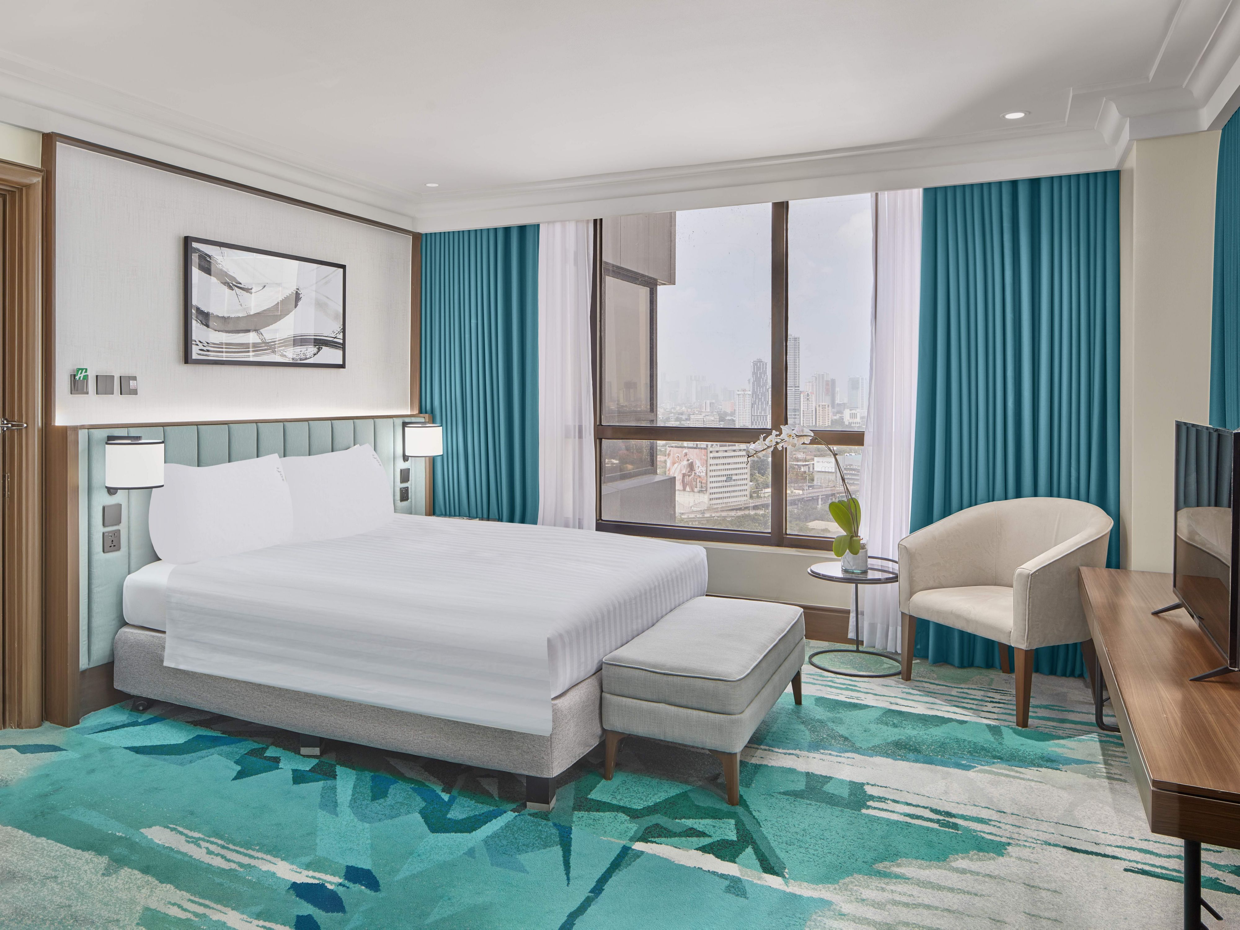 1 King Standard High Floor, newly renovated