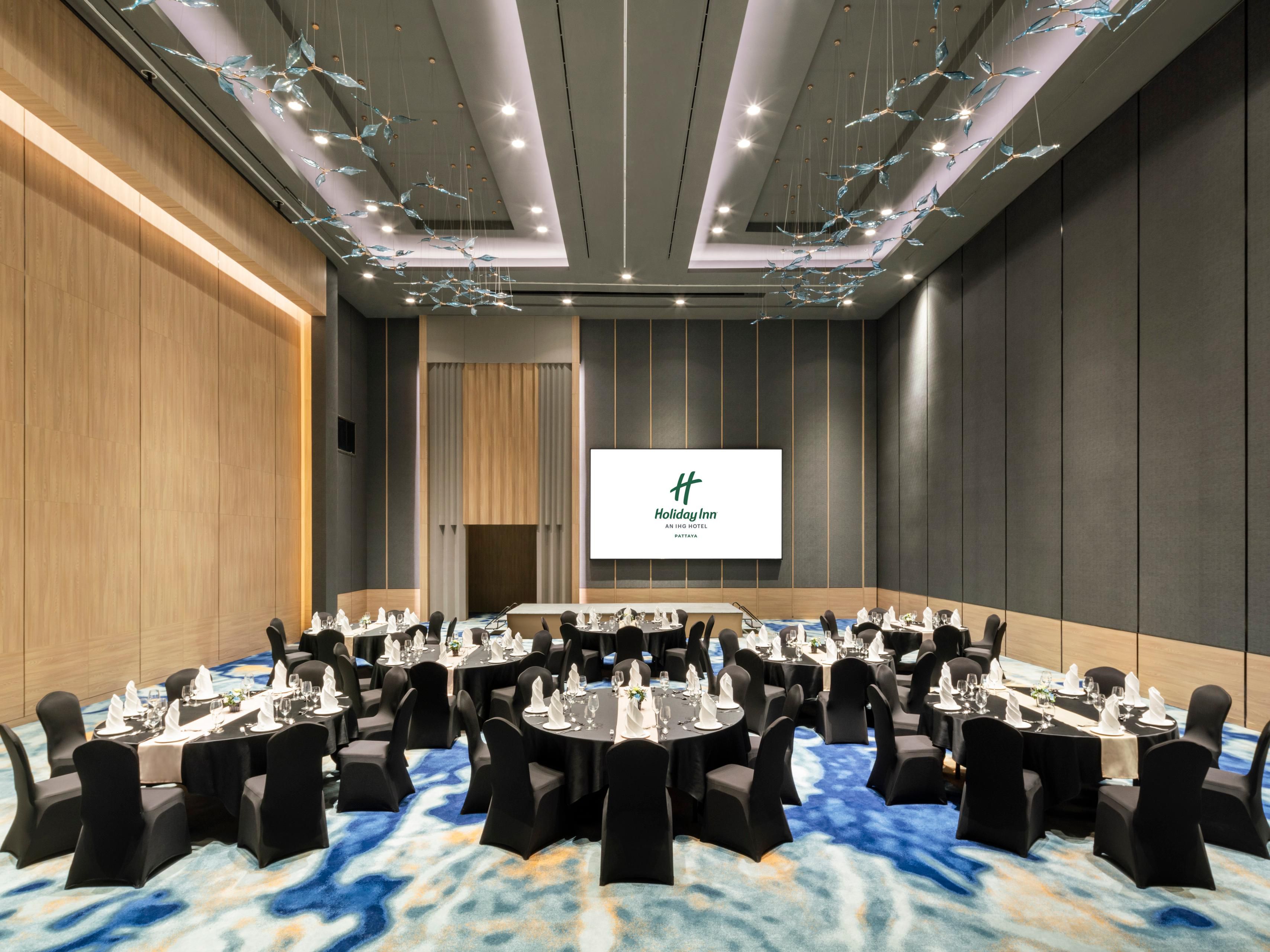 Holiday Inn Pattaya also caters to business guests with flexible meeting facilities. The Ballroom accommodates large gatherings, while smaller rooms are ideal for private meetings and workshops. A dedicated events team assists with catering and equipment setup, ensuring a smooth experience.