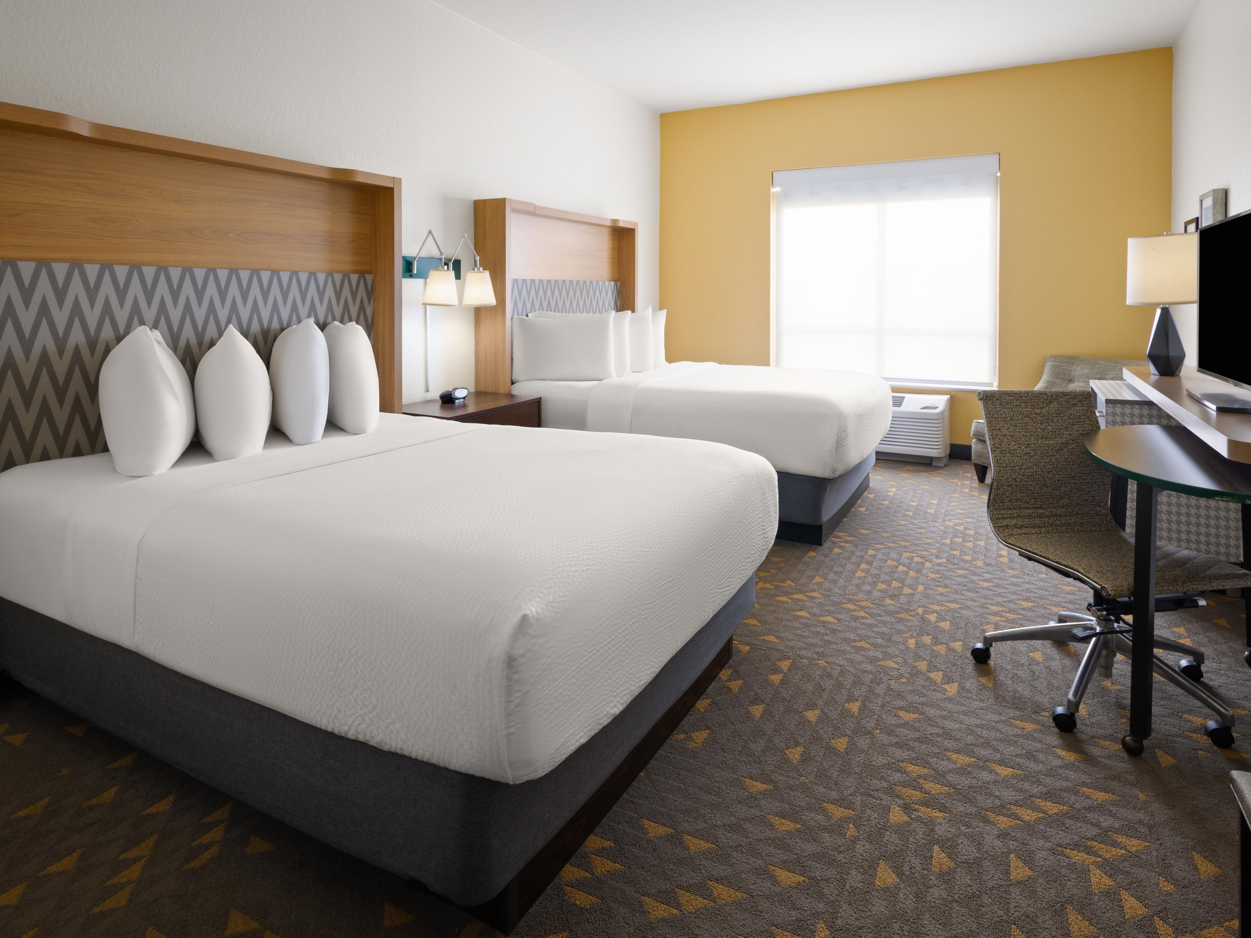 Queen Bed Guest Room