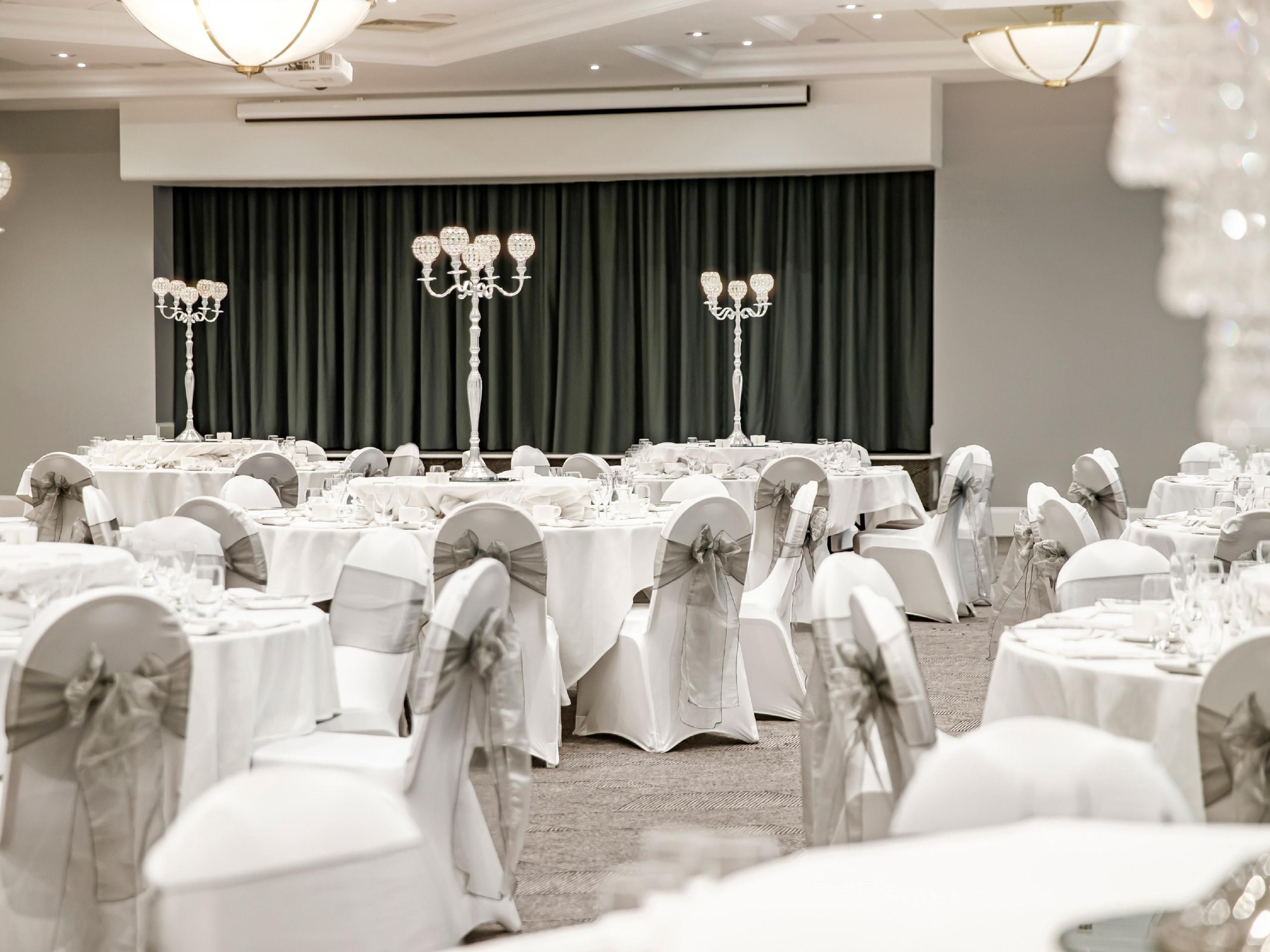 Whether its an intimate dining party or huge celebration with everyone you know. here at the Holiday Inn Peterborough West, we can help. Contact our expert event planners for more information on how we can host your perfect event.