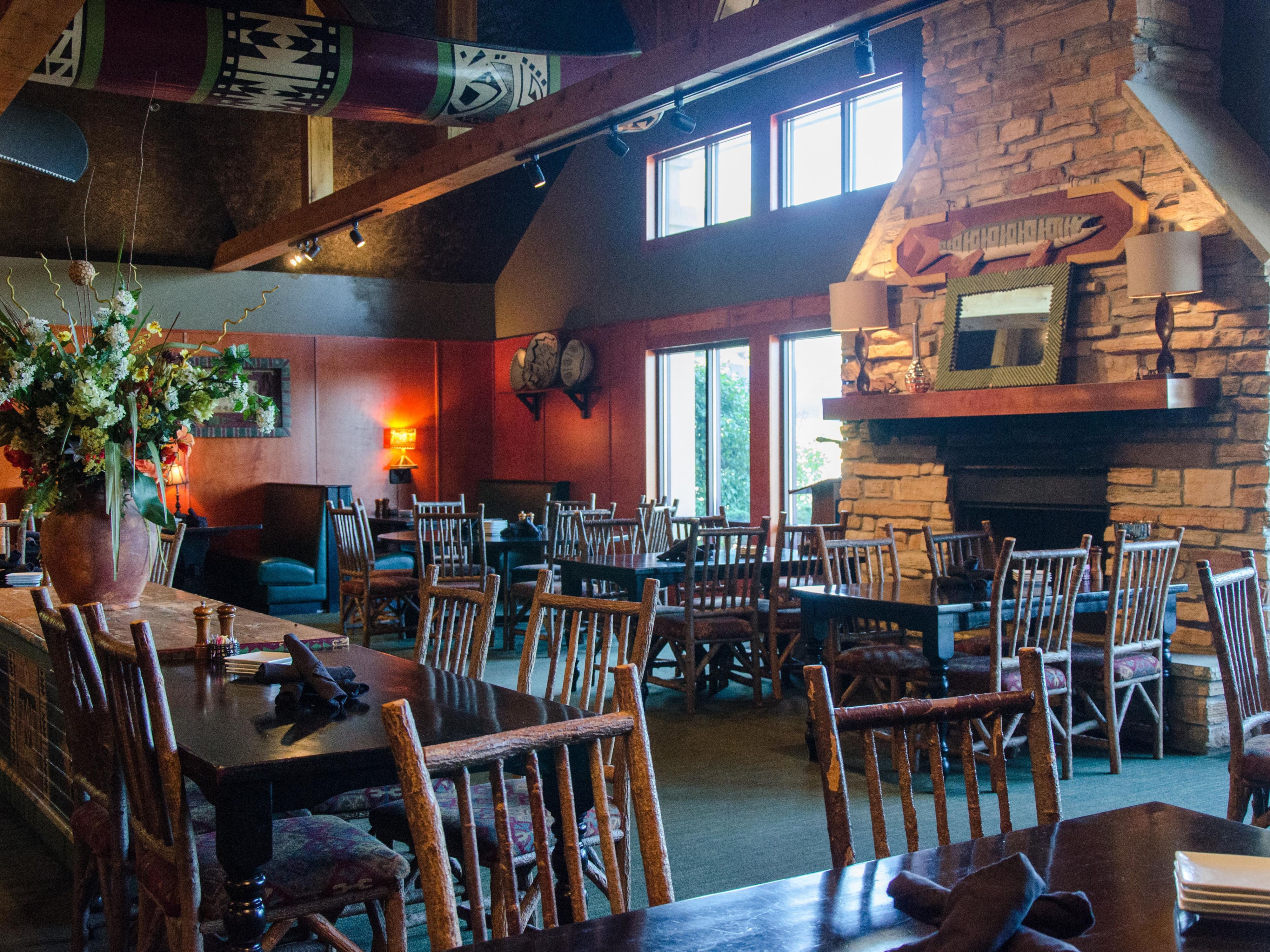 Located directly next door, our Thunder Bay Grille Restaurant is the perfect setting to relax and dine for lunch, dinner and weekend brunch. 