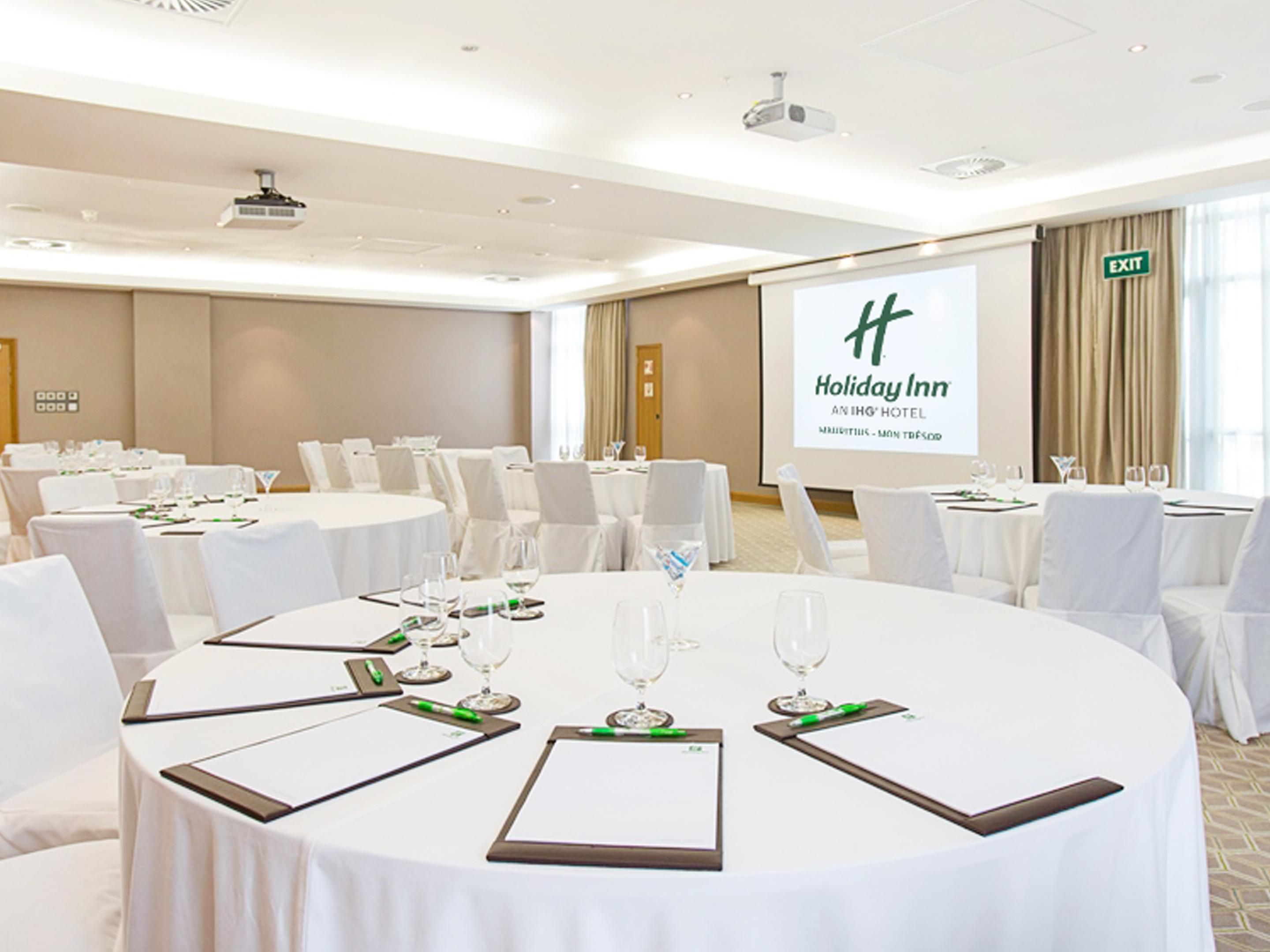 Whether you’re planning a small meeting, conference, training seminar, corporate launch, cocktail party or team-building event, our meetings and events team will make sure it’s a success. We can cater for small meetings of five, up to conferences of 100. 