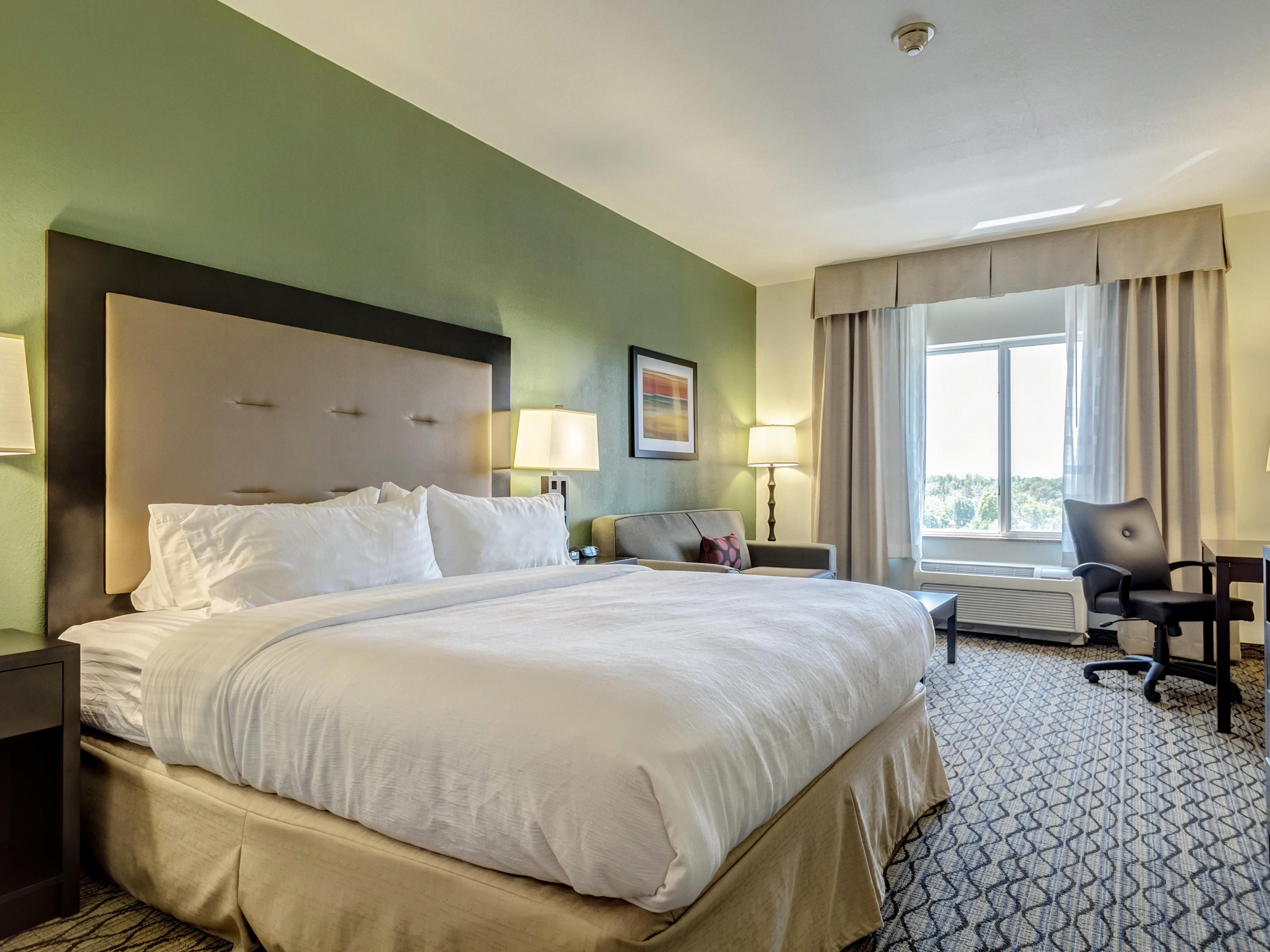 Holiday Inn Poplar Bluff has the largest rooms in Poplar Bluff.