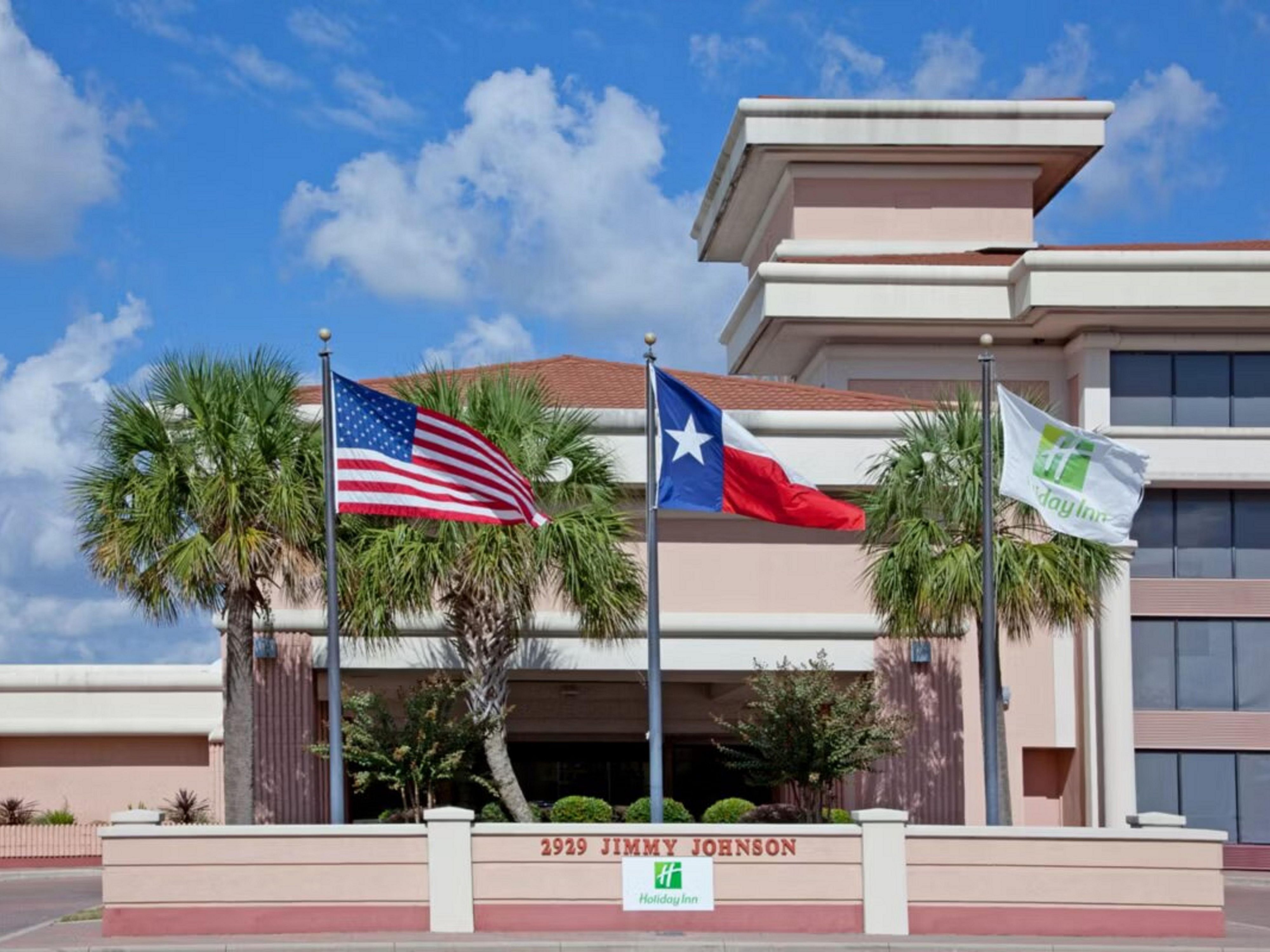 Guests can park for free in our spacious, fully ADA-accessible lot. With plenty of lighting, flat terrain, and space for vehicles of all sizes, our parking amenities have you covered. Whether you're on a cross-country trip or exploring the Gulf Coast, we're an easy pitstop or home base for your stay.