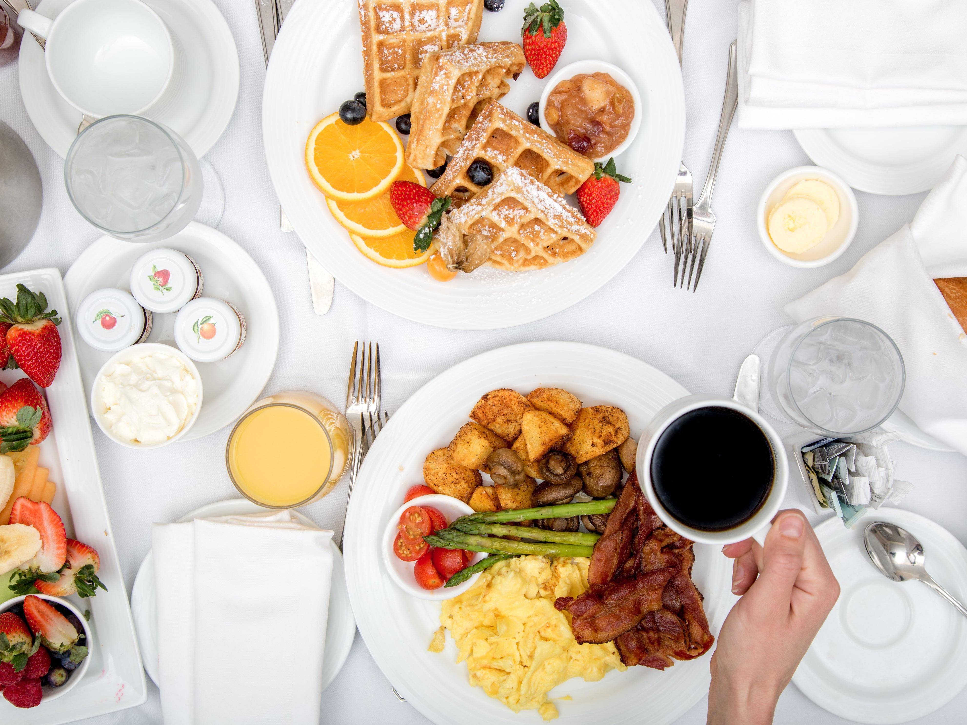 Sample our chef's freshly prepared dishes inspired by traditional New England flavors. Be sure to check out our Happy Hour, which includes specialty cocktails and local draft beers. We are open daily for breakfast and dinner.