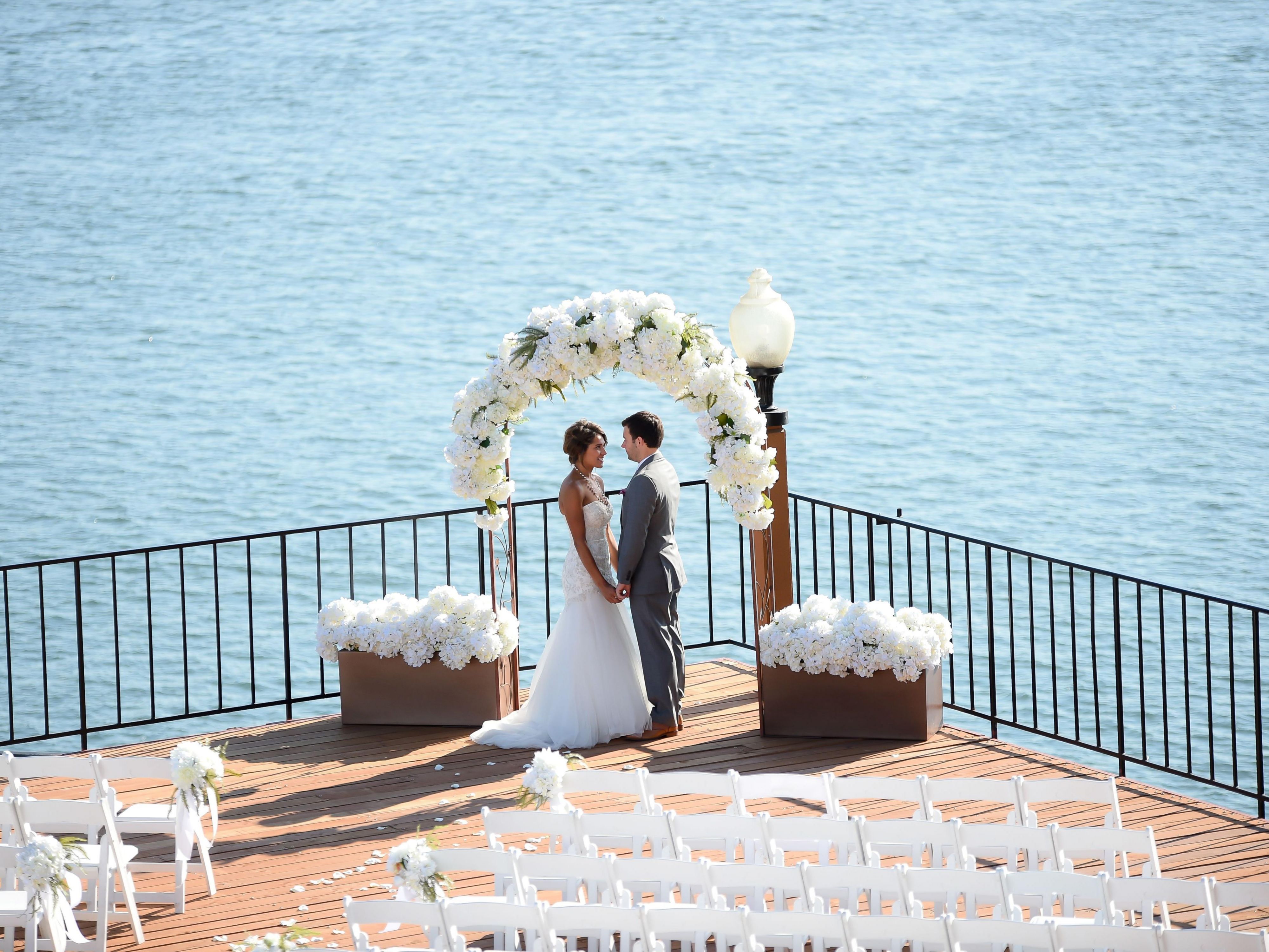 For special events, conference or conventions alike, Holiday Inn Portland - Columbia Riverfront provides the ideal space and services catered to your specific needs. With over 41,000 sq ft of space, plan your next event with our highly professional and experienced staff!  Unique river view and outdoor deck space will provide a stunning backdrop.