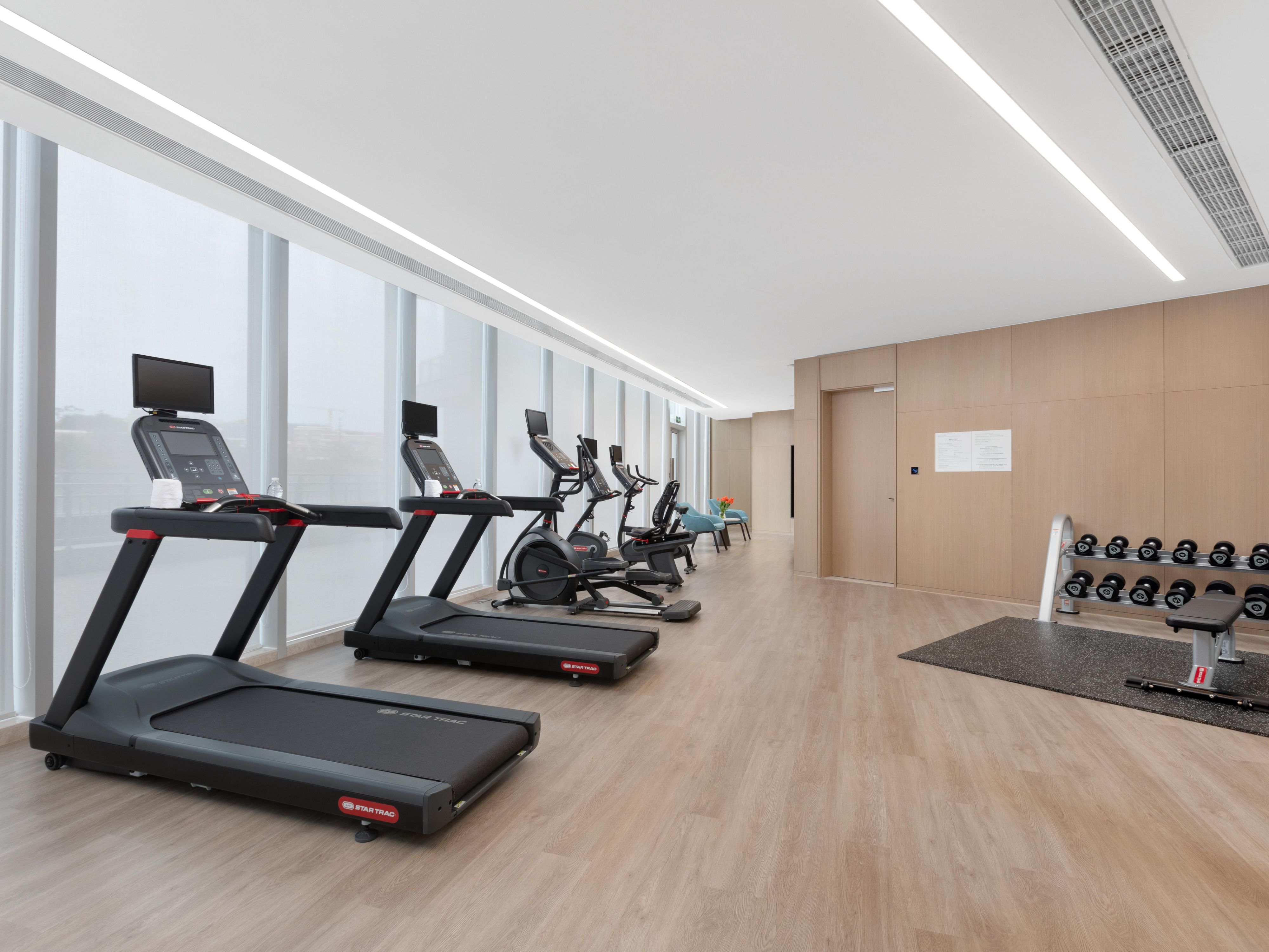 Guests can maintain their health and fitness during their stay with the dual-side-view fitness room equipped with state-of-the-art Star Trac equipment.