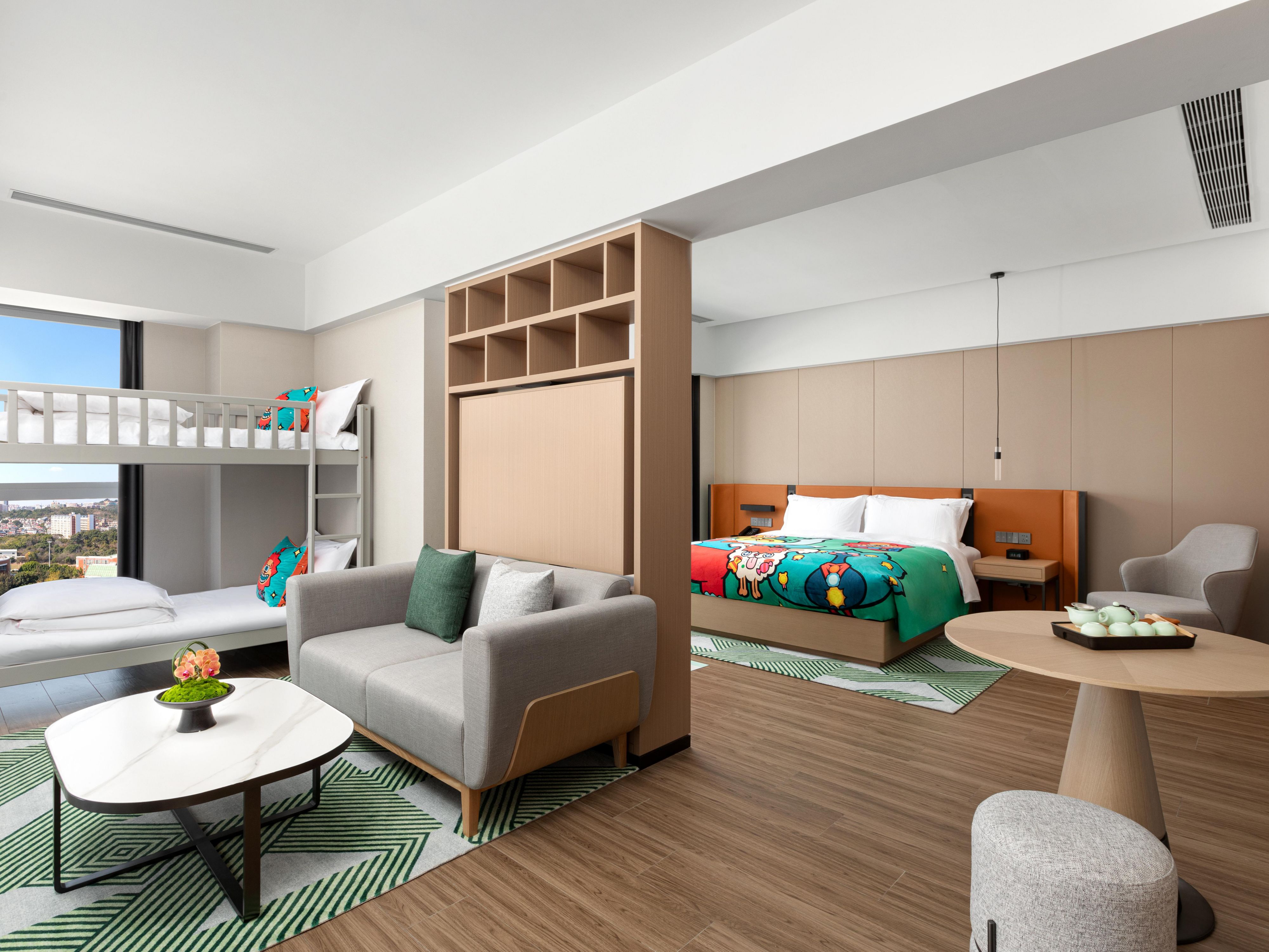 Our family-friendly Holiday Inn suites are thoughtfully designed with children in mind, complete with specialized toiletries and other amenities. Additionally, our "Kids eat, stay and play" program ensures a fun-filled experience for all quests.