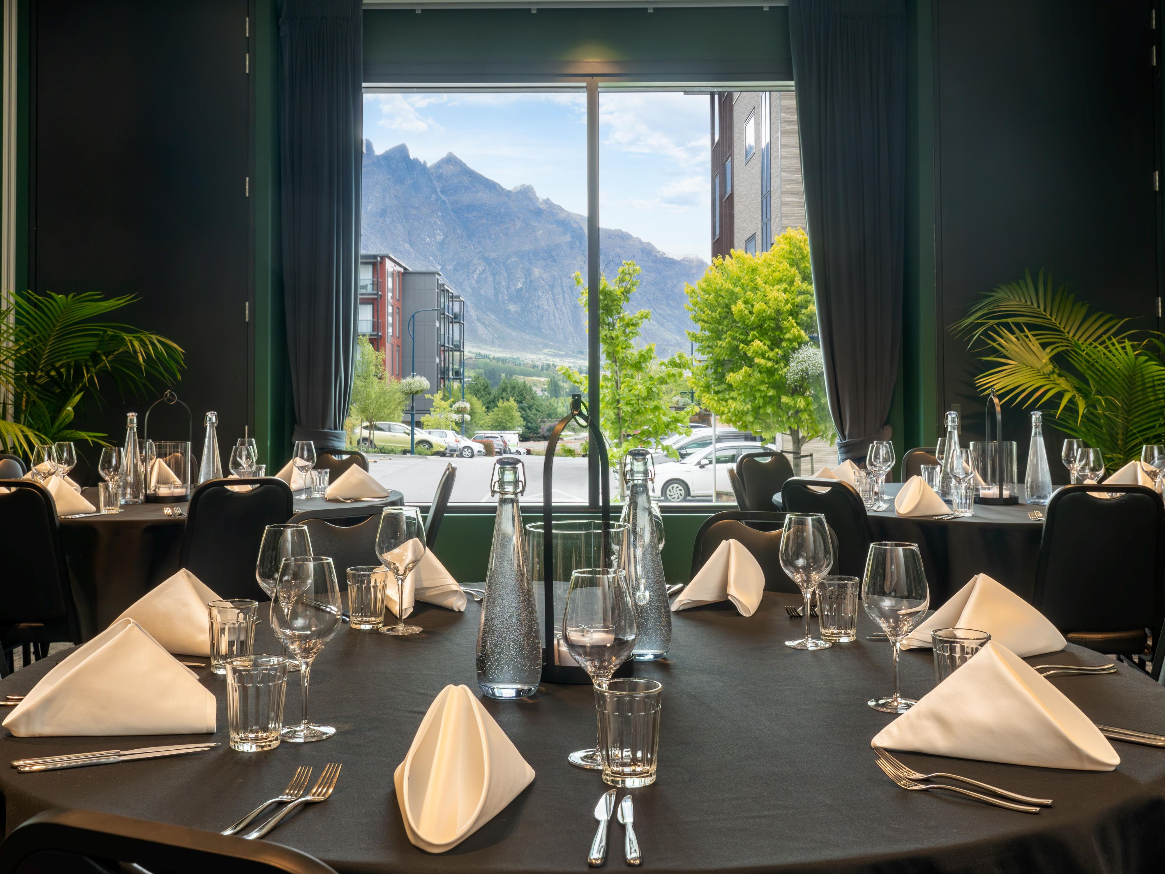 Our contemporary venues, including a stunning 200-person ballroom, are ideal for meetings, conferences, and events of any scale. With advanced audiovisual tech, high-speed Wi-Fi, and a dedicated events team, success is guaranteed. Just minutes from the airport and downtown Queenstown, hosting is effortless.