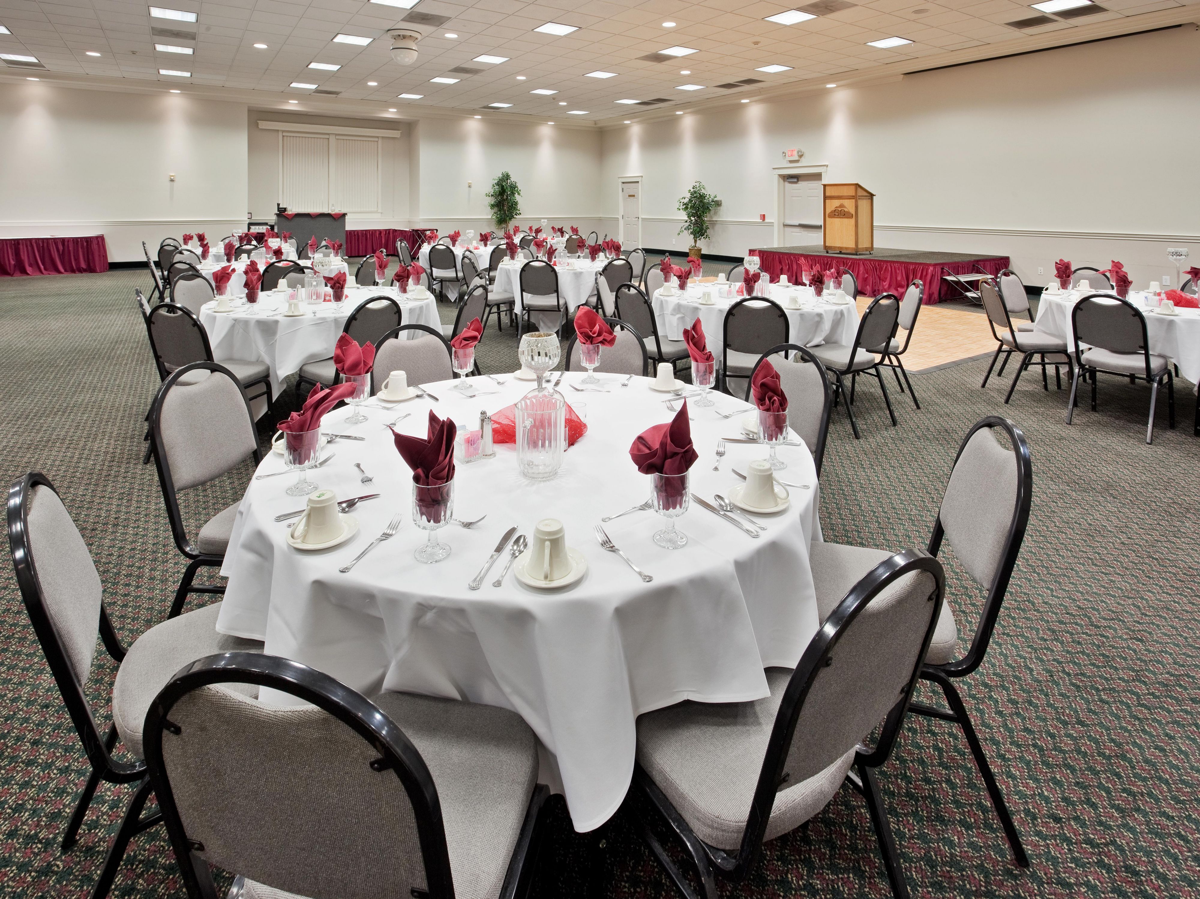 The Holiday Inn & Convention Center in Redding offers over 10,000 square feet of customizable space for any event. Our sales staff is creative and flexible to meet your budget while providing the value and service you expect. Our professional culinary team specializes in providing high-quality catering services. Contact us today!