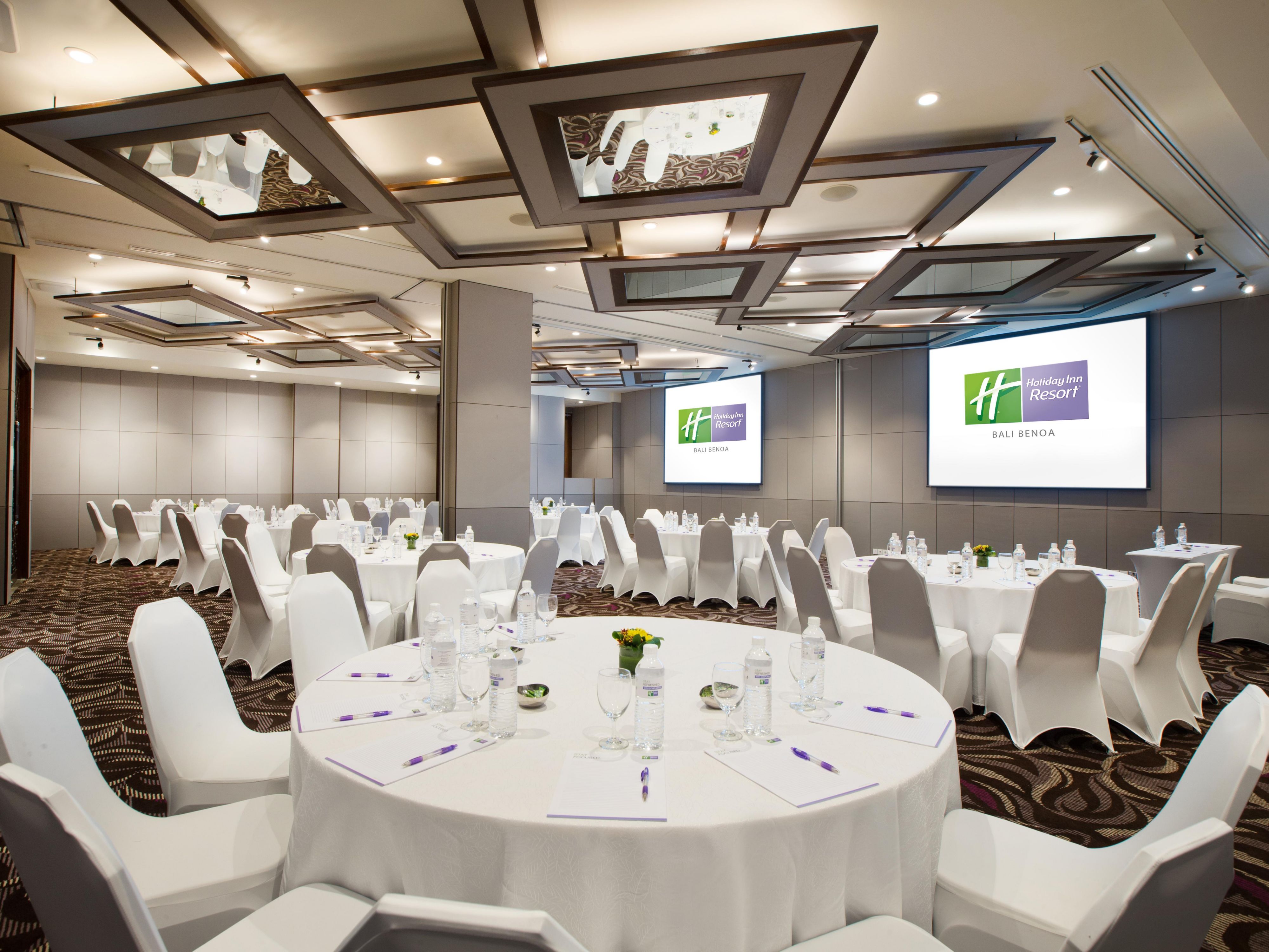 Experience unparalleled versatility at our modern event spaces for up to 100 guests. Equipped with state-of-the-art audio-visual facilities and gourmet catering, our spaces transform into dynamic venues for meetings, seminars, private gatherings, and exquisite wedding receptions. Trust us to turn your events into exceptional experiences for all.