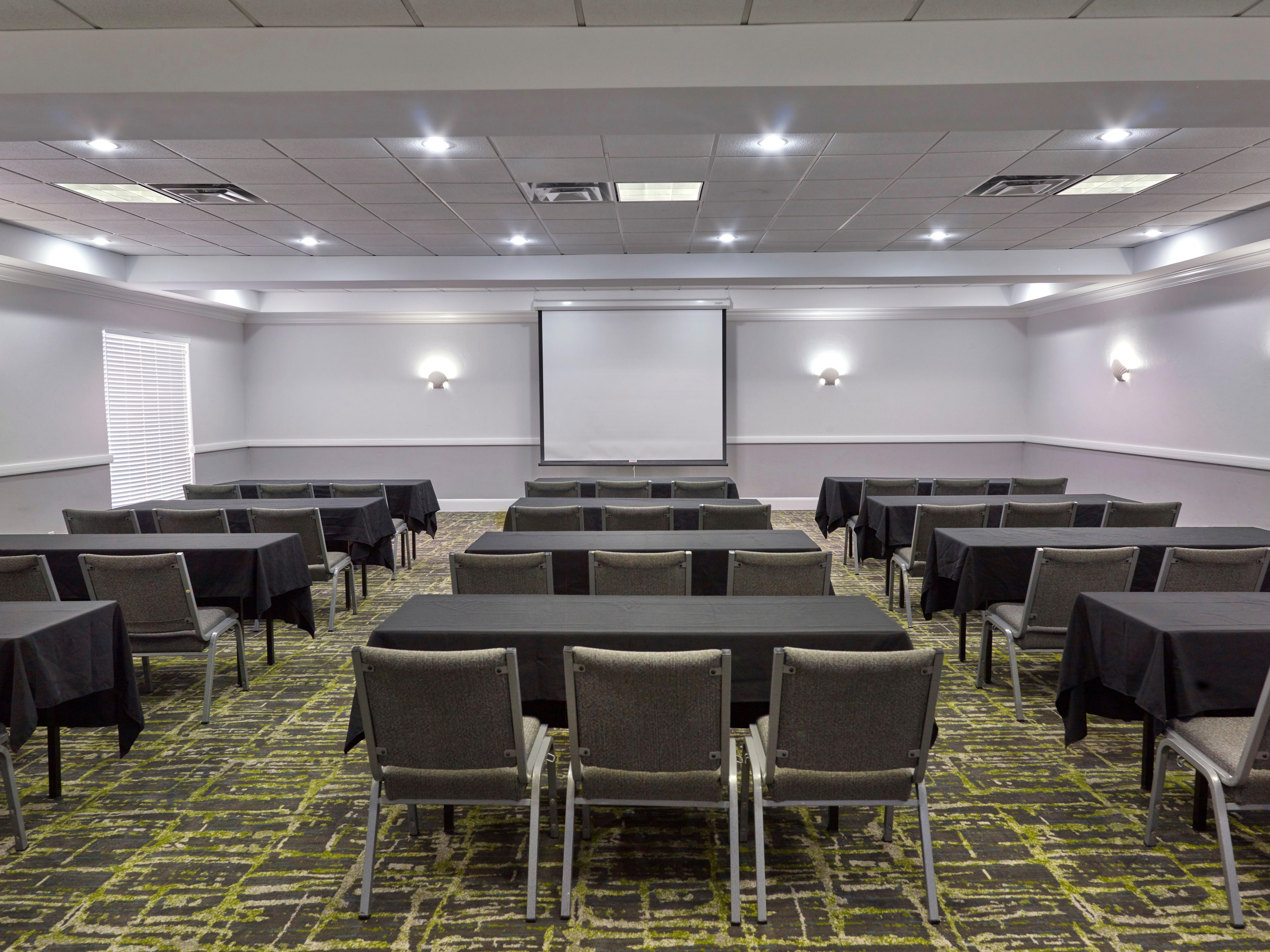 When it comes to meeting in Daytona Beach, what could be better than an oceanfront casual resort setting? Bring your next sales conference, training seminar or executive retreat to Holiday Inn Resort Daytona Beach Oceanfront, where inspiration meets relaxation.