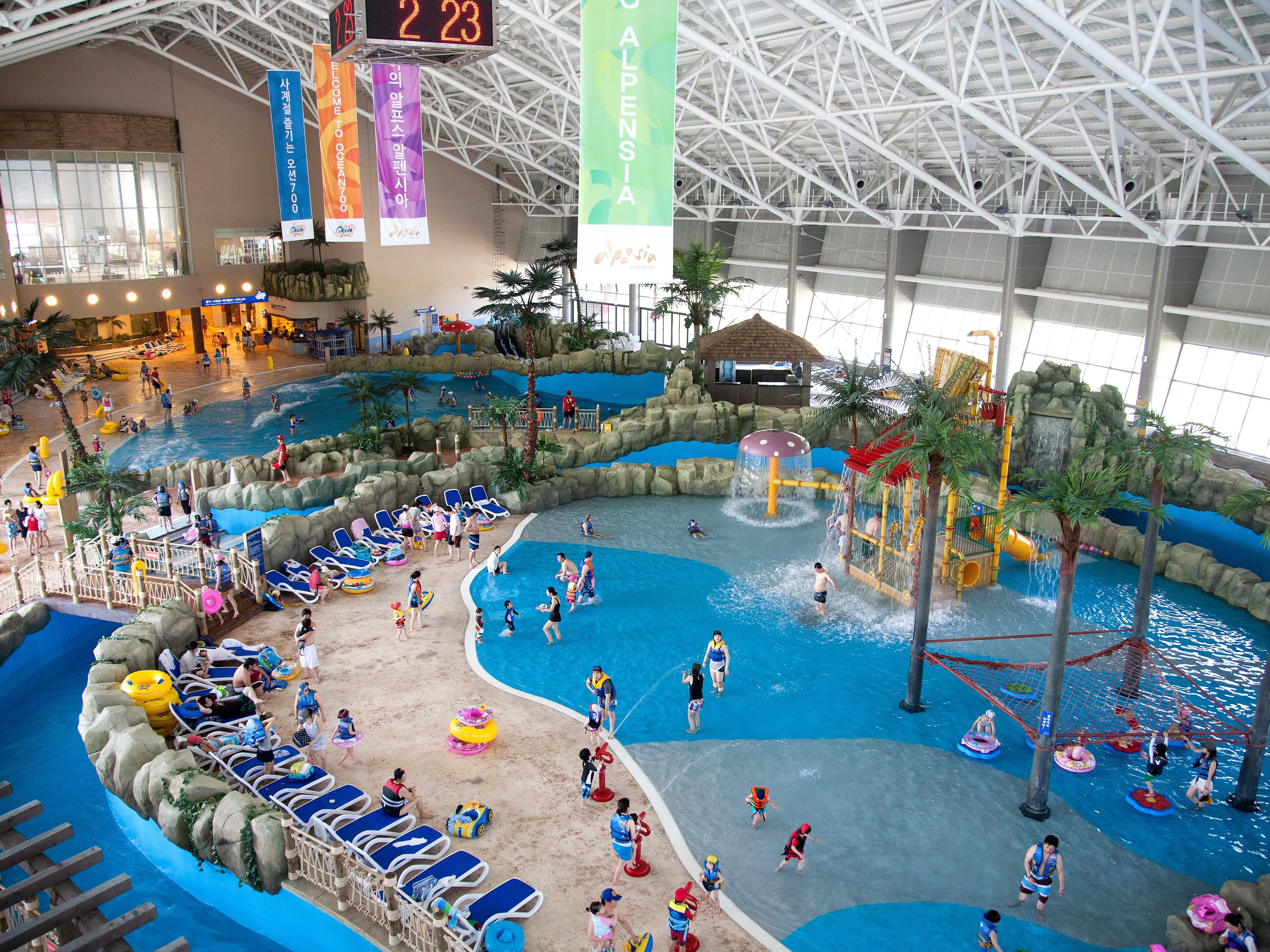 Based on the Ocean 700 Tropical image, which preserves the freshness of the great nature of Pyeongchang, Gangwon-do and the vitality of the tropical region, the colorful colors and rhythmic motifs of tropical flowers convey the natural romance and pleasure that can be enjoyed at Ocean 700.