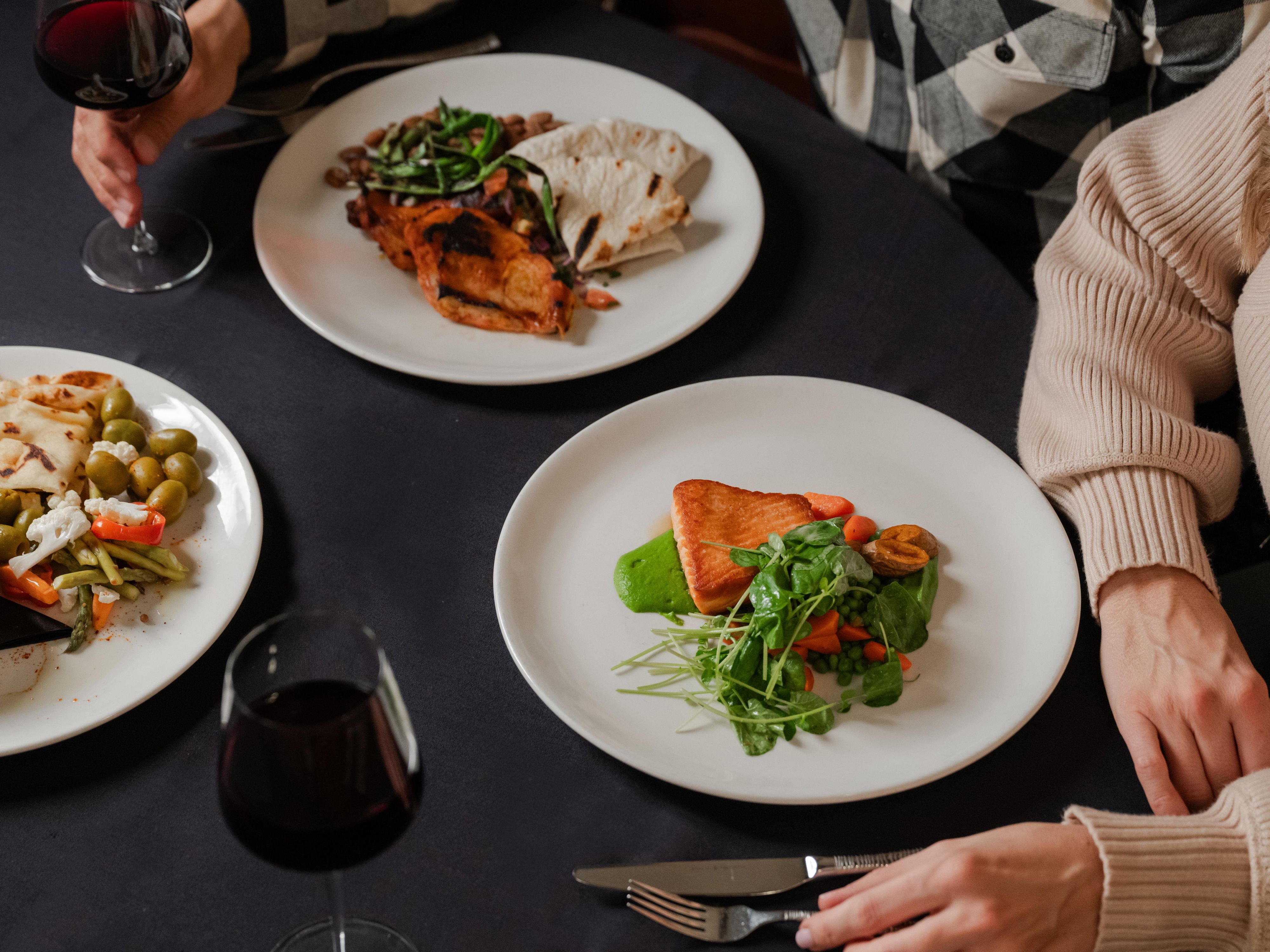 Enjoy four fantastic dining options! Start with a hearty breakfast at Canyon Room, savor upscale dinners at Desert Lounge + Grill, grab pub favorites at Squire Pub + Social, or relax with poolside bites at Watchtower Pool + Patio. Diverse menus and great convenience make every meal special. Please note some of our restaurants close seasonally.