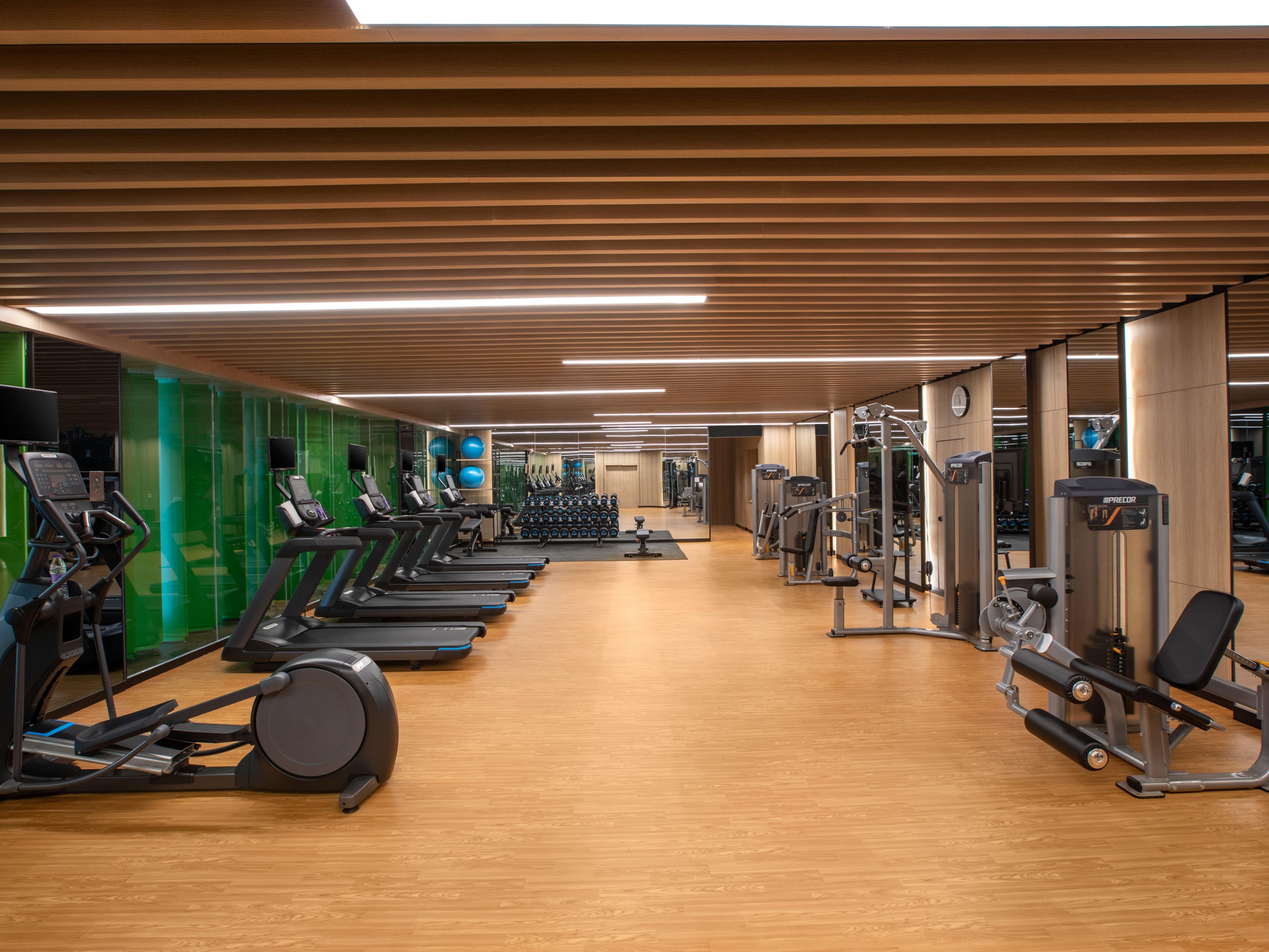 健身中心配备有国际专业健身器材，包括有氧运动和力量训练的器械。为追求身心健康的您带来高品质度假体验，让您在张弛有度间重焕奕奕神采。