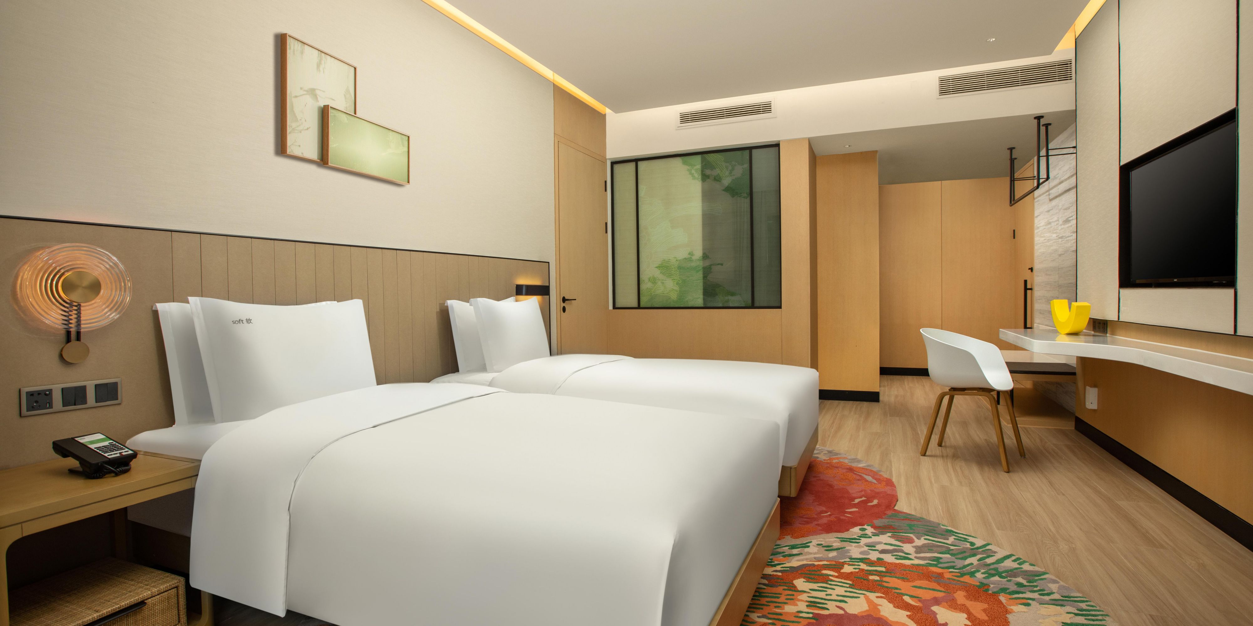 1 King 2 Twin 2 Bdrm Suite